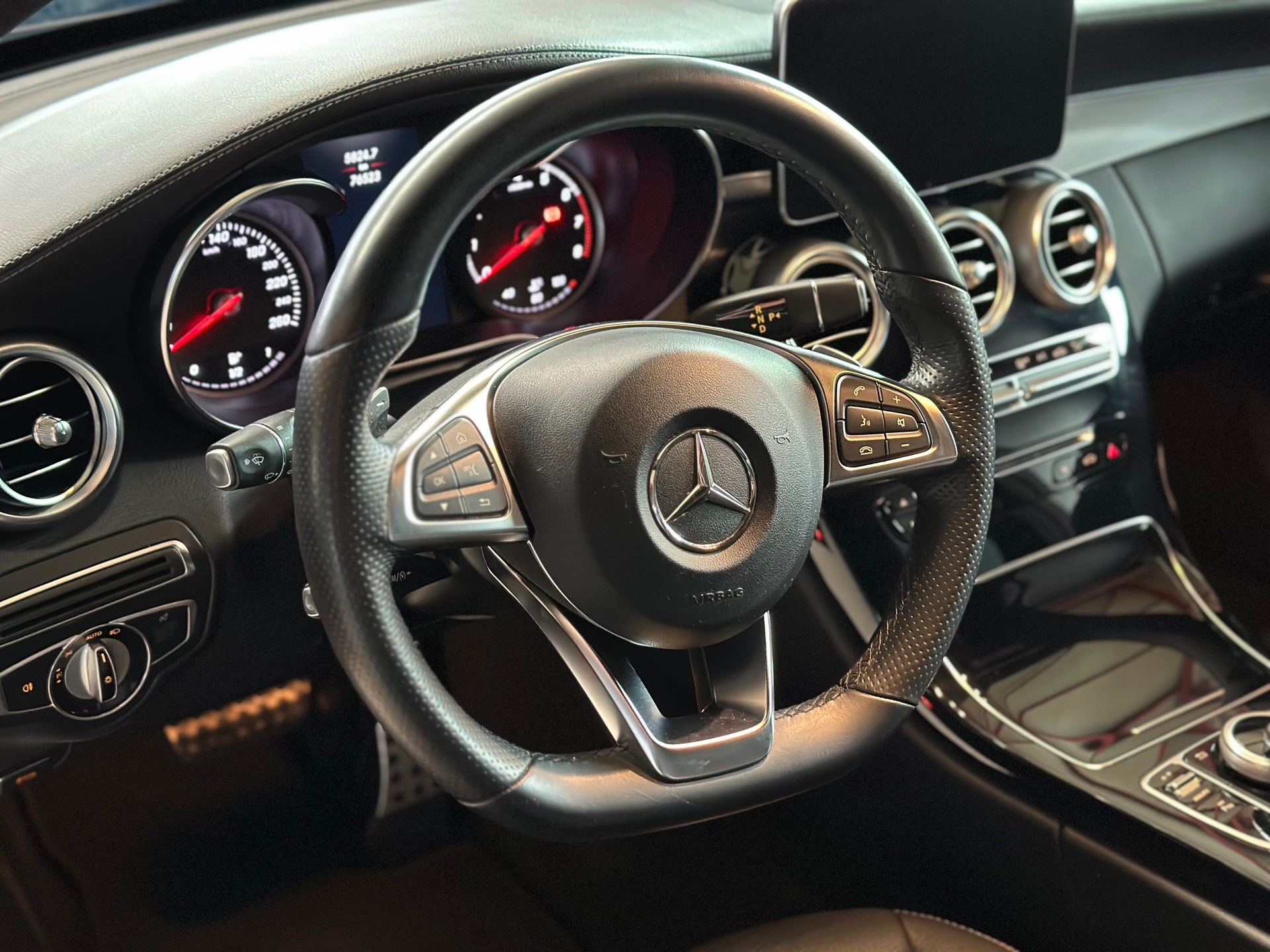 MERCEDES-BENZ C 200 Swiss Star Edition AMG Line 7G-Tronic-image-15