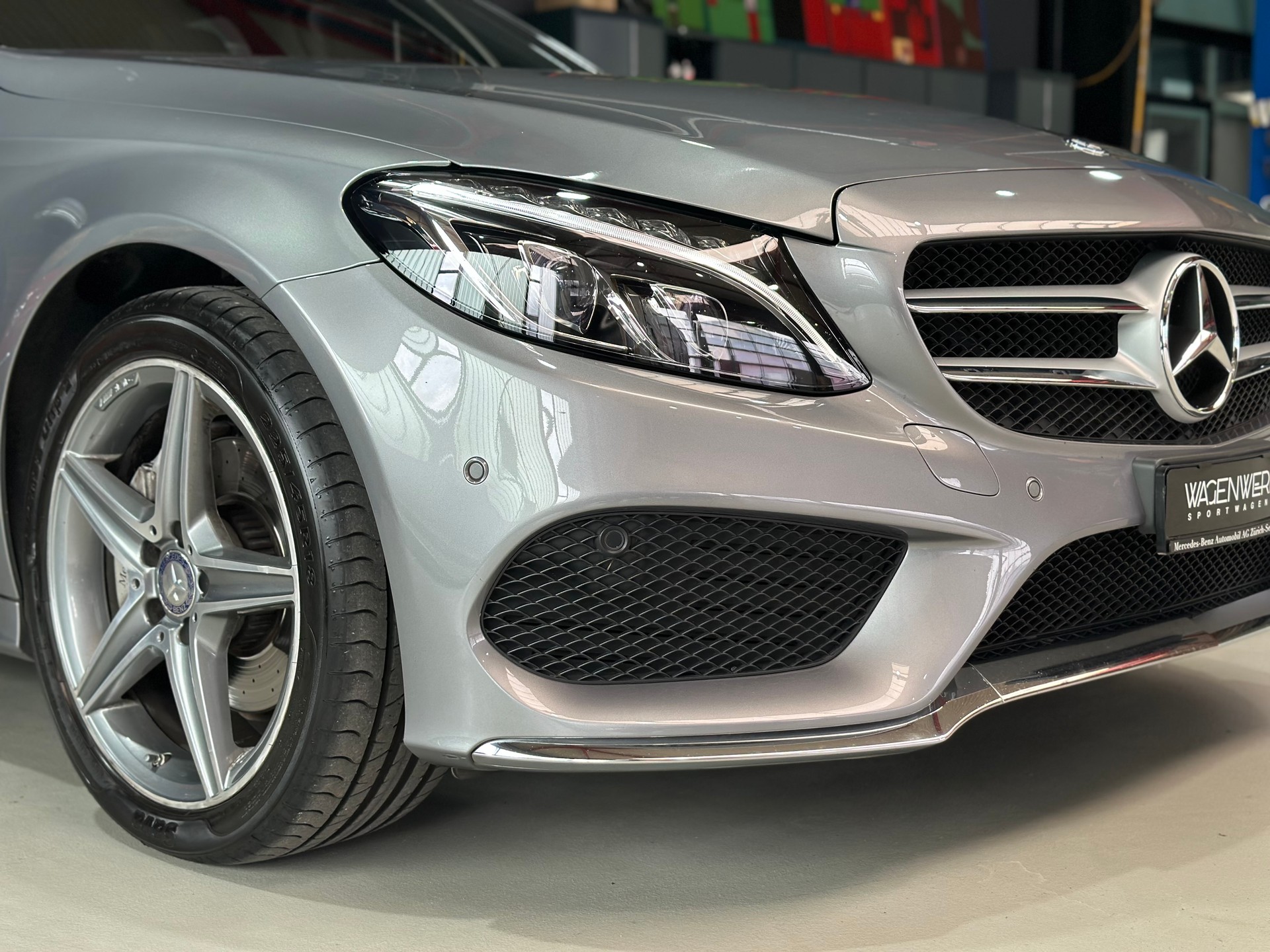 MERCEDES-BENZ C 200 Swiss Star Edition AMG Line 7G-Tronic-image-16