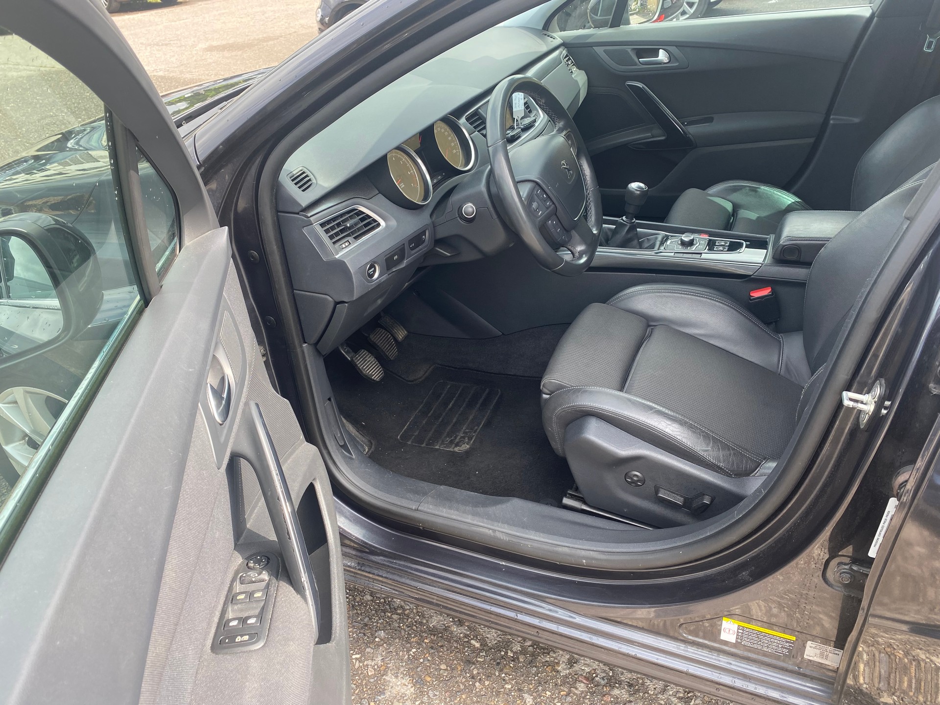 PEUGEOT 508 SW 1.6 16V T Allure-image-6