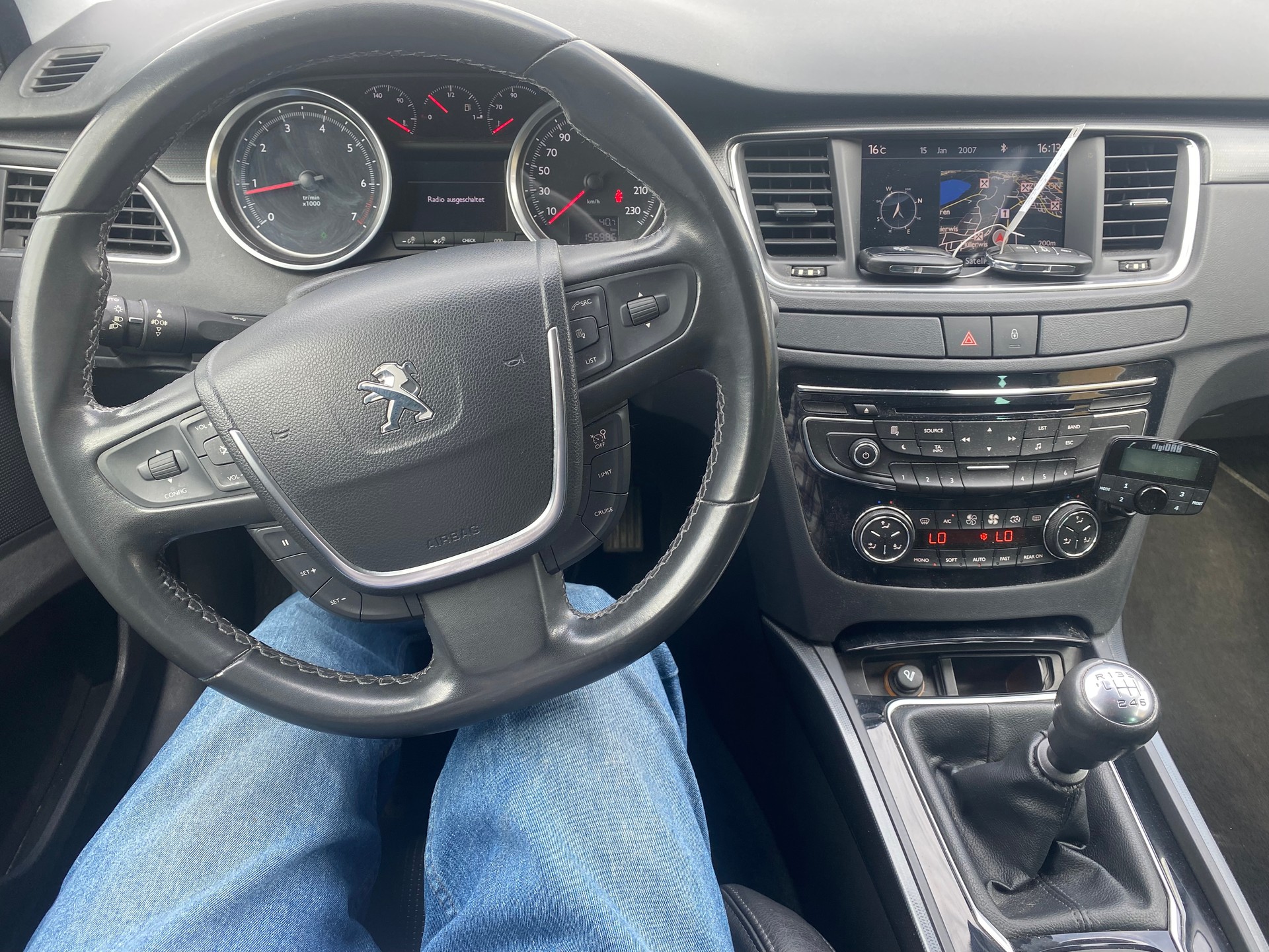 PEUGEOT 508 SW 1.6 16V T Allure-image-9