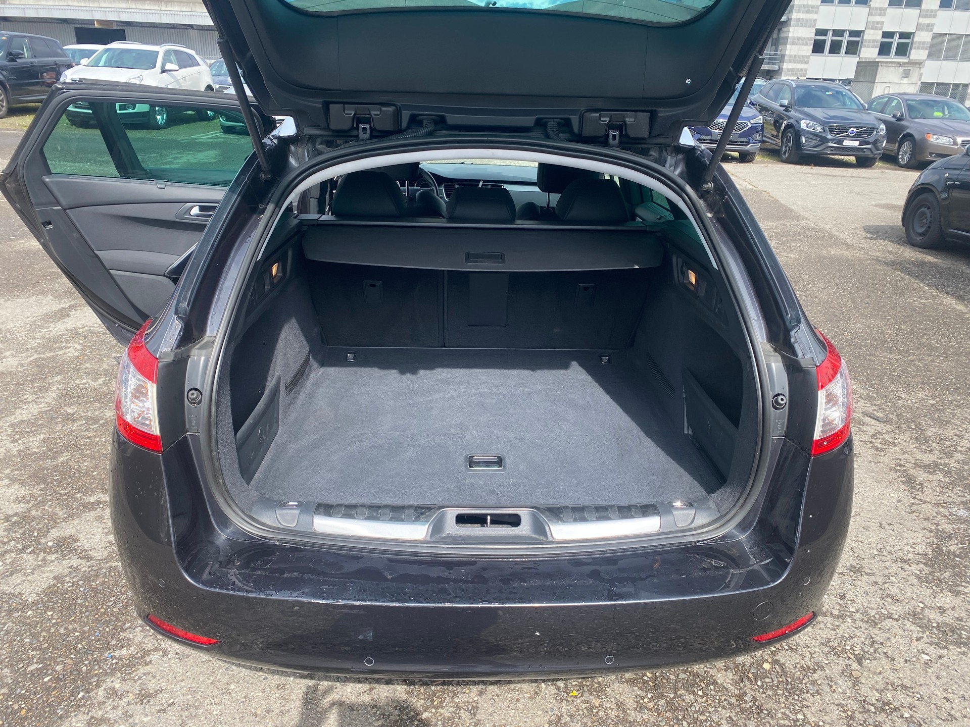 PEUGEOT 508 SW 1.6 16V T Allure-image-8