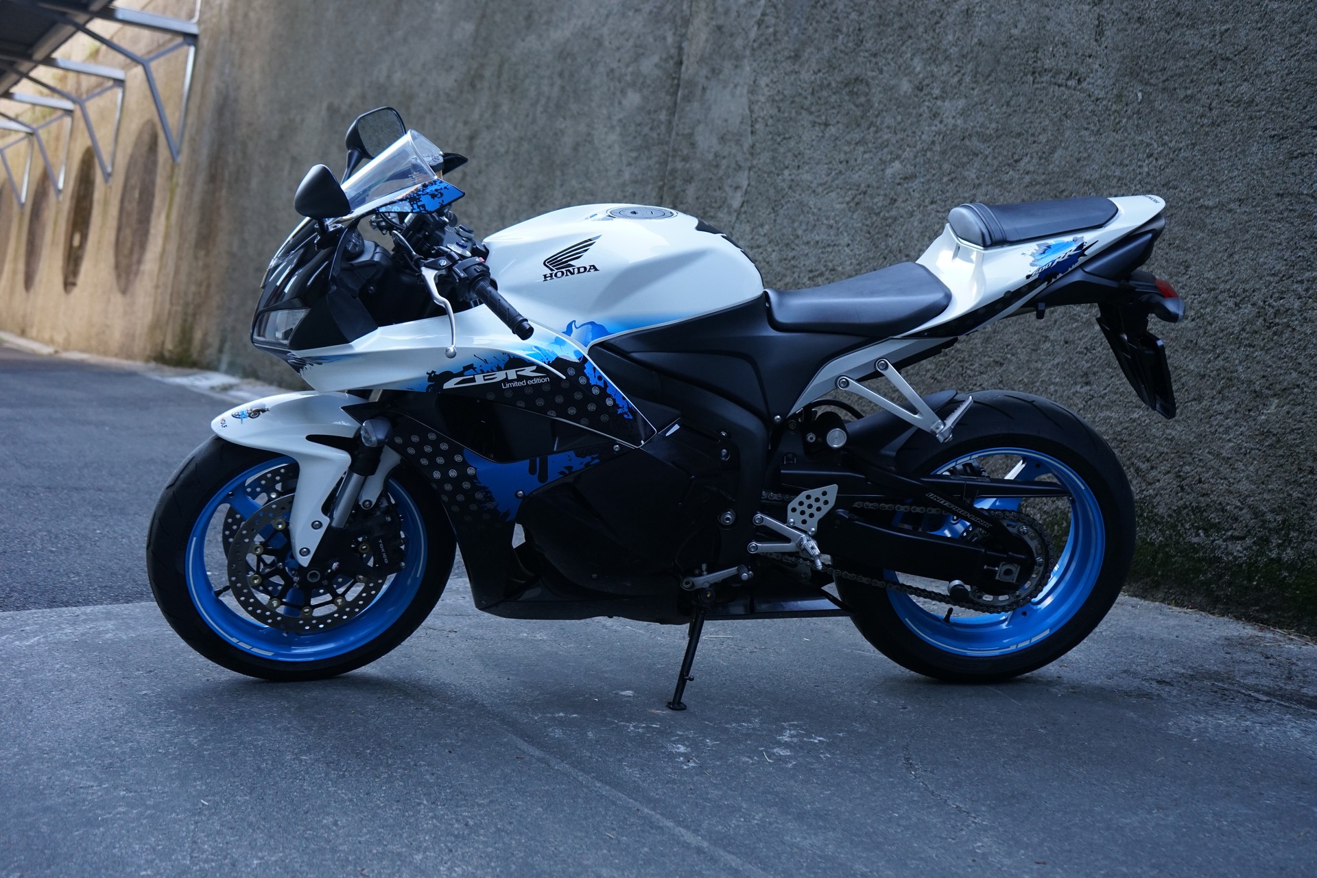 HONDA CBR 600 RR Limited Edition-image-1