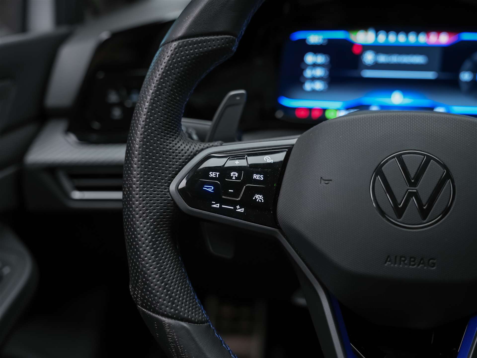 VW Golf VIII 2.0 TSI R Performance DSG 4motion *Abstandsregler*Lenkrad Heizung*Sitzheizung*-image-21