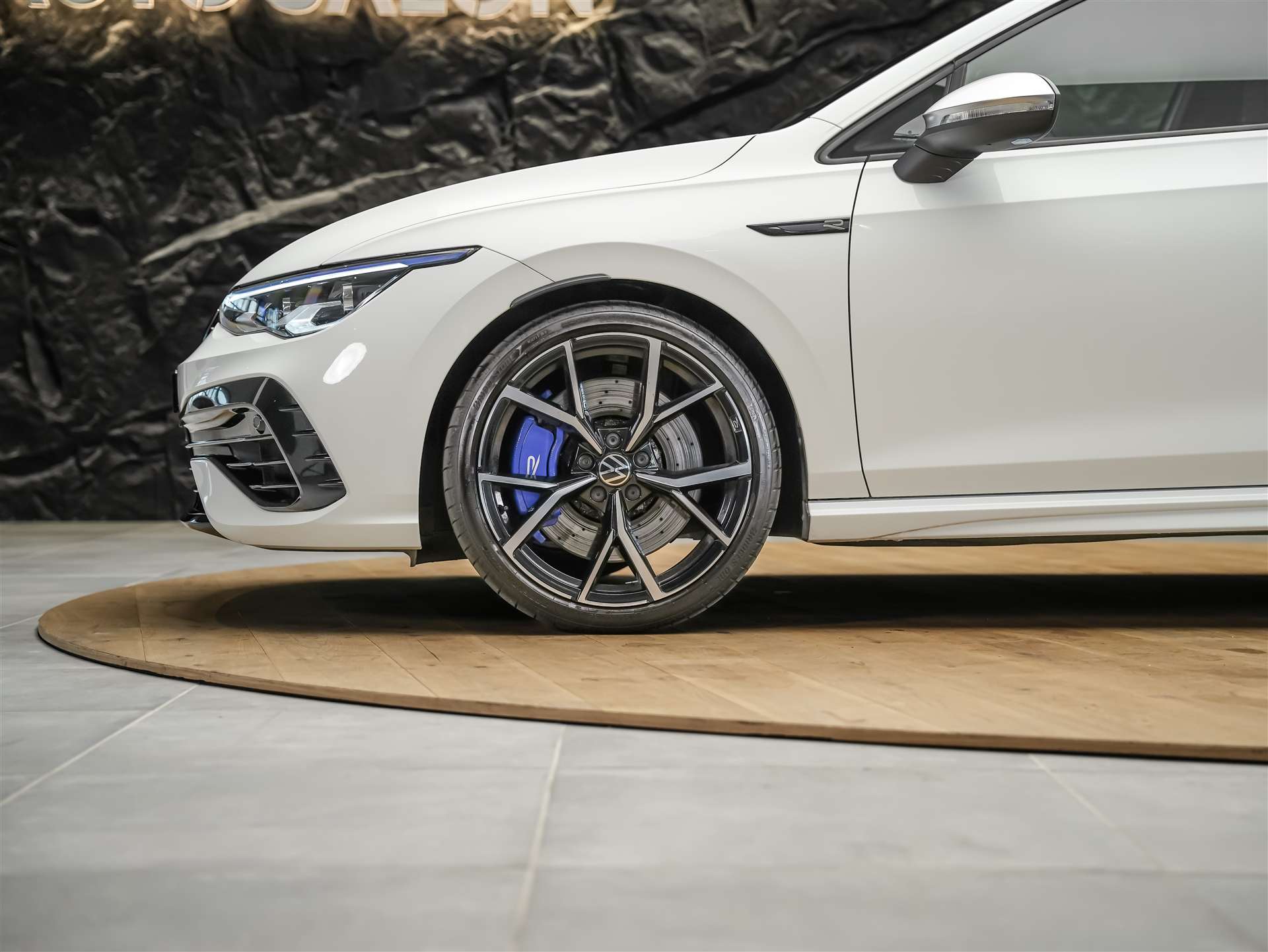 VW Golf VIII 2.0 TSI R Performance DSG 4motion *Abstandsregler*Lenkrad Heizung*Sitzheizung*-image-17