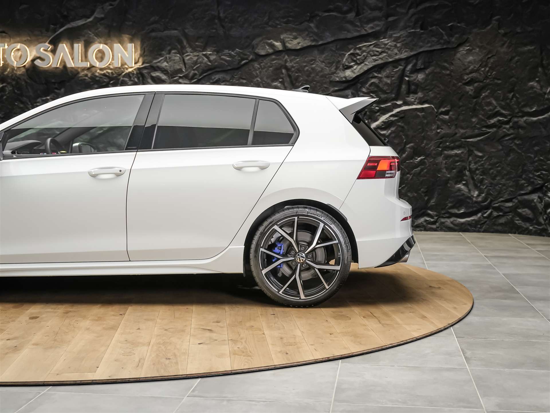 VW Golf VIII 2.0 TSI R Performance DSG 4motion *Abstandsregler*Lenkrad Heizung*Sitzheizung*-image-17