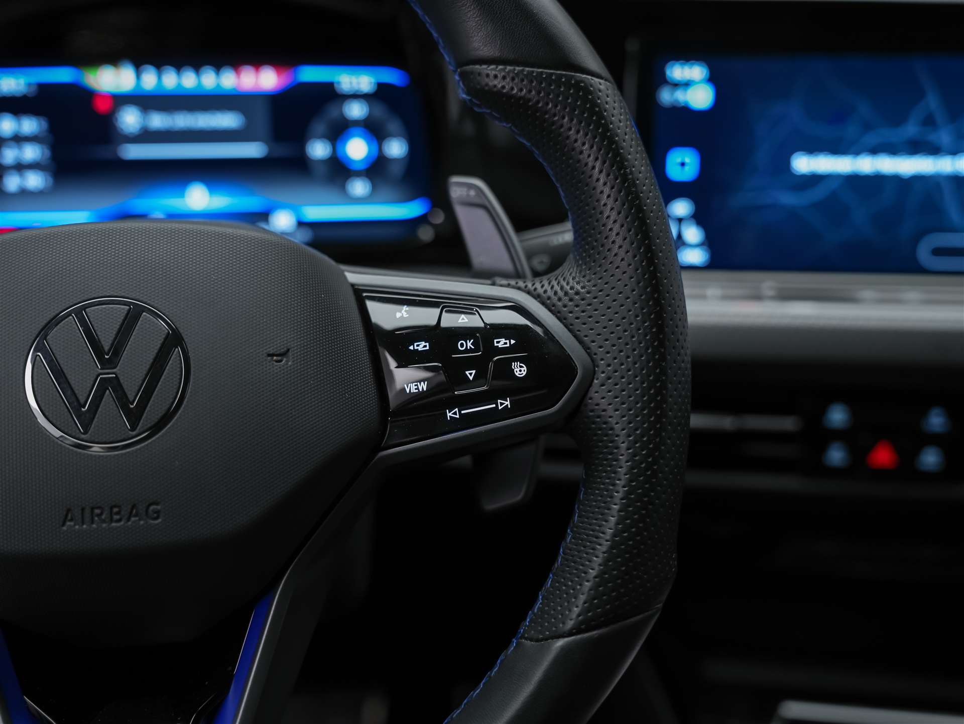 VW Golf VIII 2.0 TSI R Performance DSG 4motion *Abstandsregler*Lenkrad Heizung*Sitzheizung*-image-21