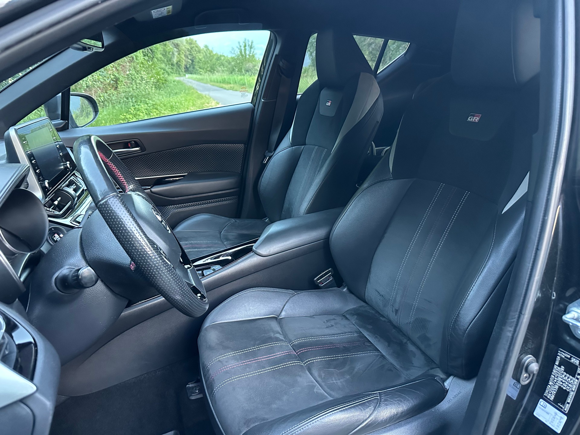 TOYOTA C-HR 2.0 HSD CVT GR Sport-image-8