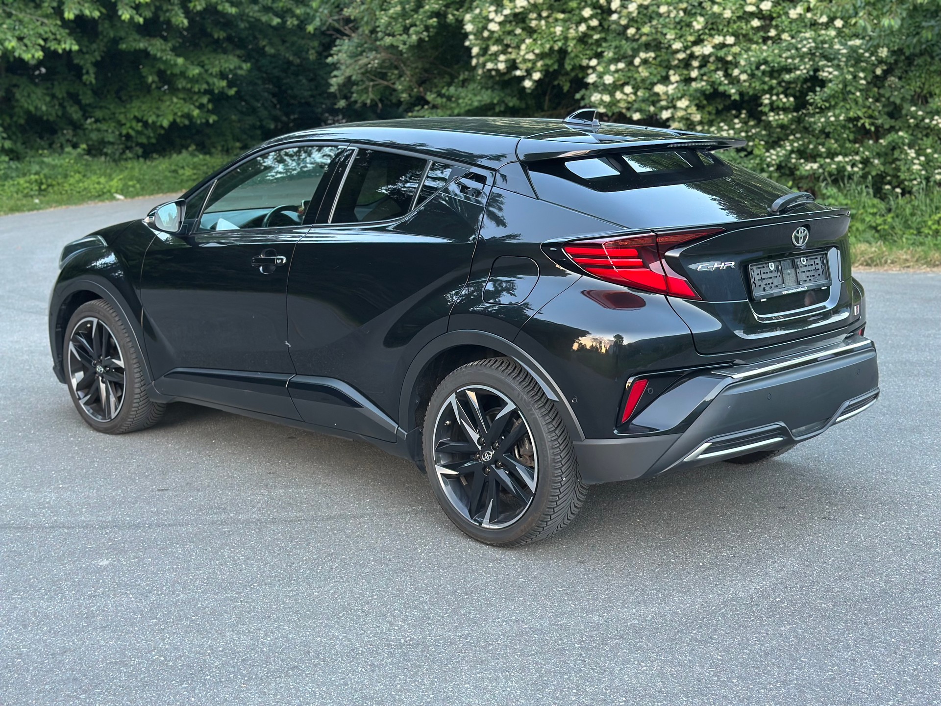 TOYOTA C-HR 2.0 HSD CVT GR Sport-image-3