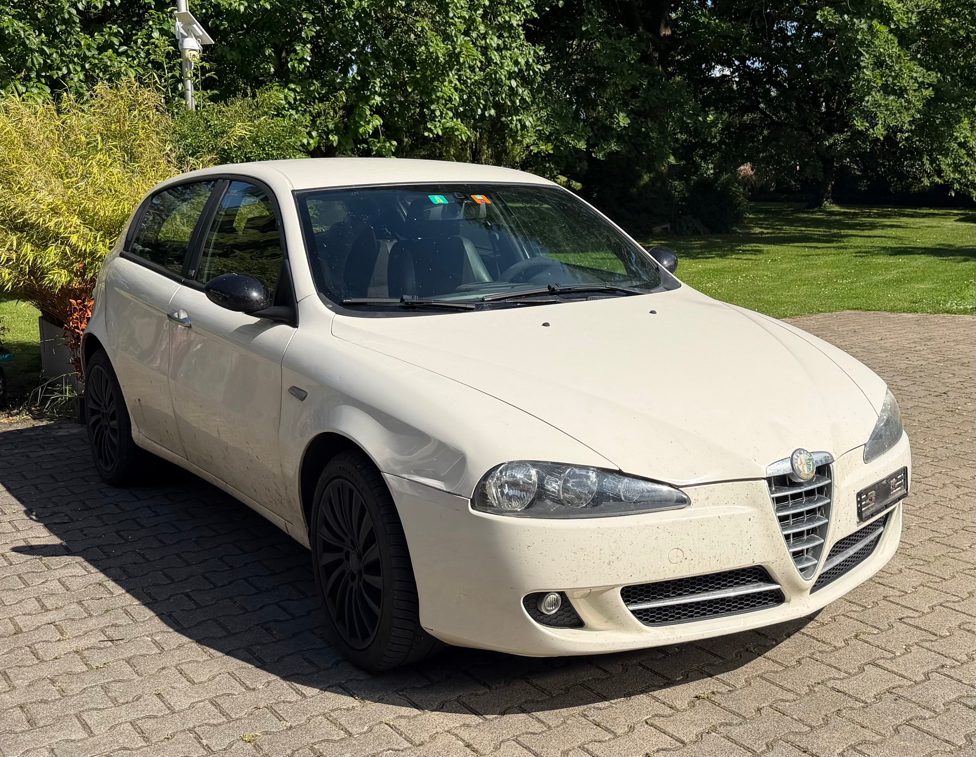 ALFA ROMEO 147 1.9 16V JTD Progression-image-0