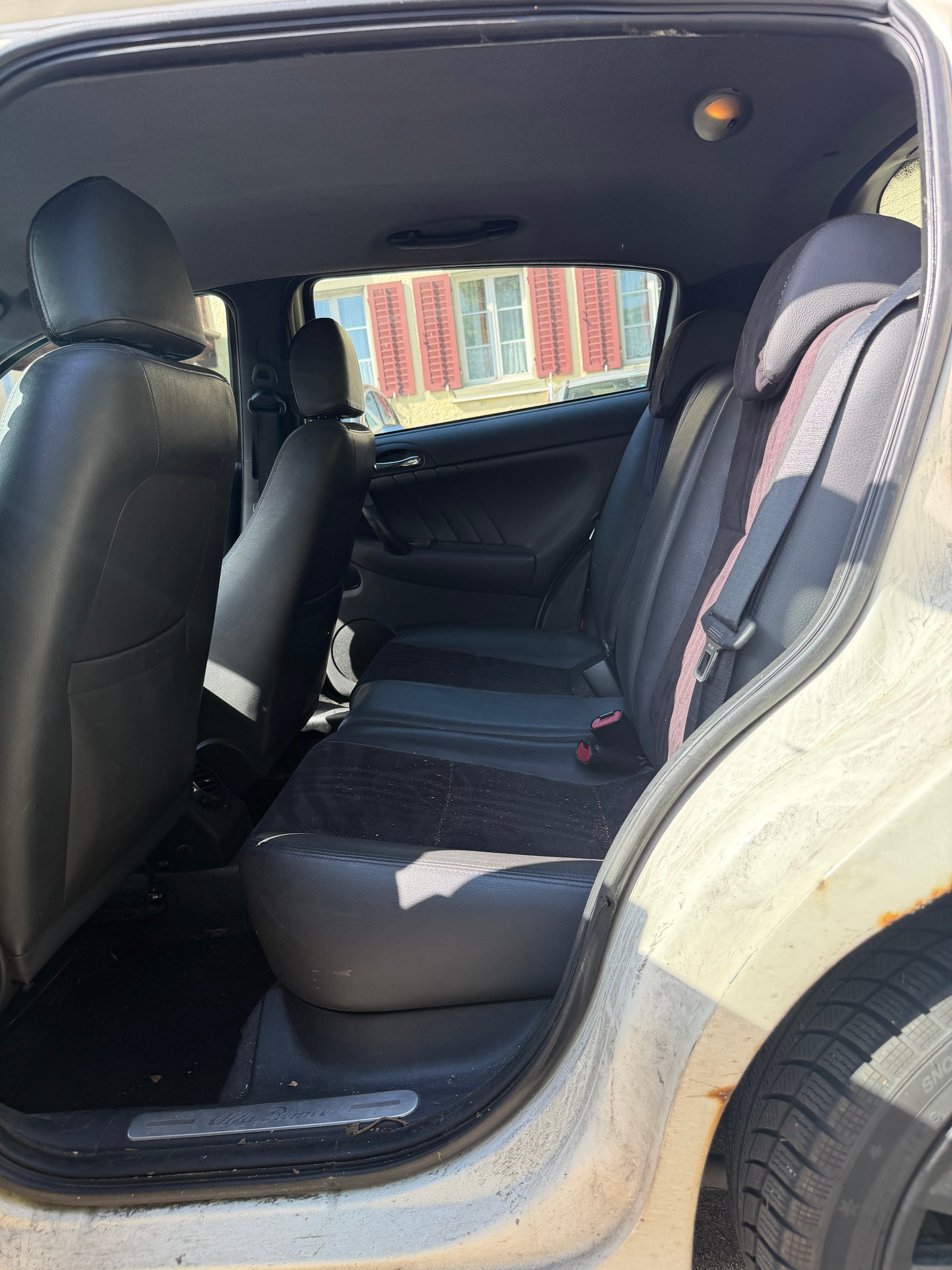 ALFA ROMEO 147 1.9 16V JTD Progression-image-6