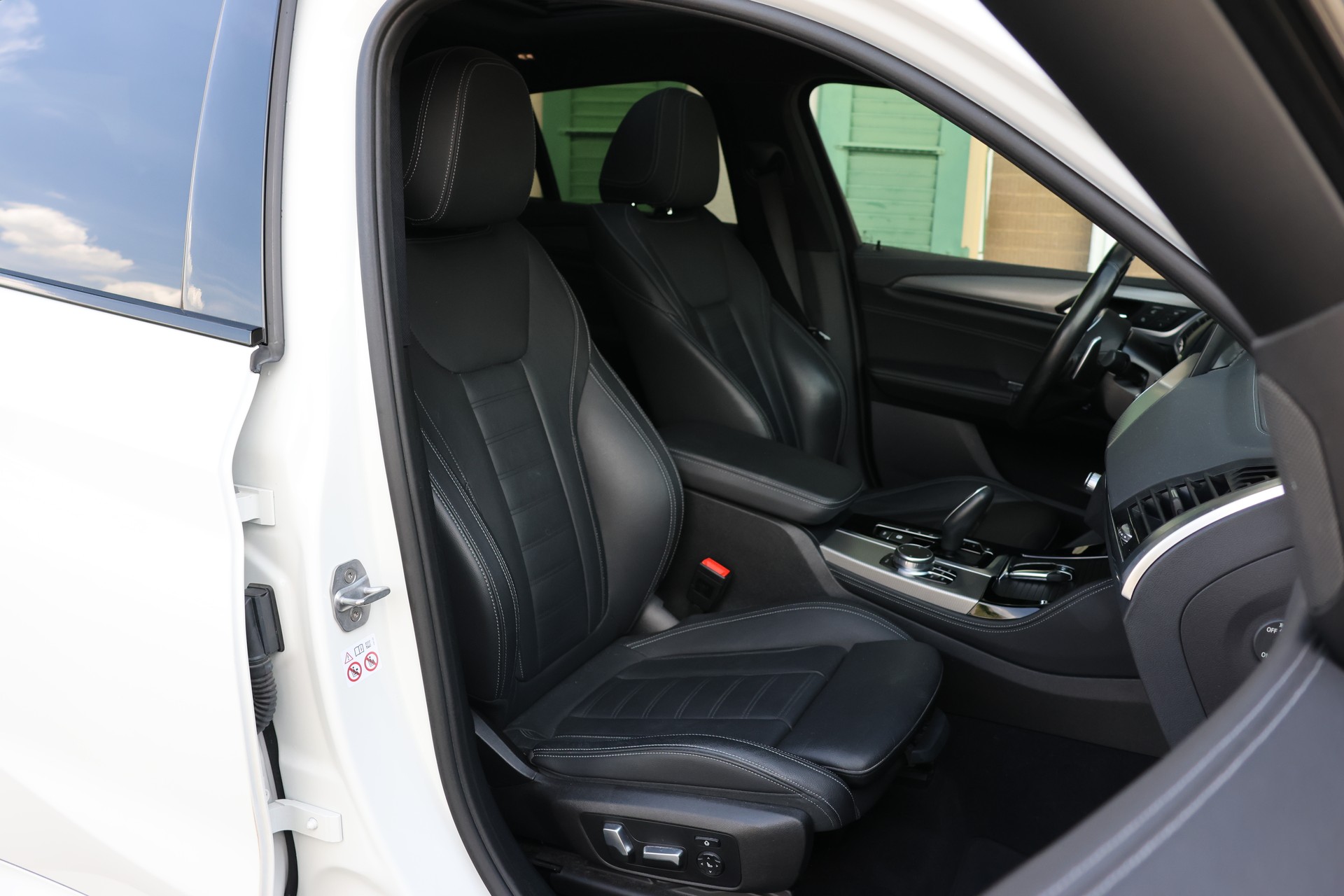 BMW X4 M40i Steptronic-image-11