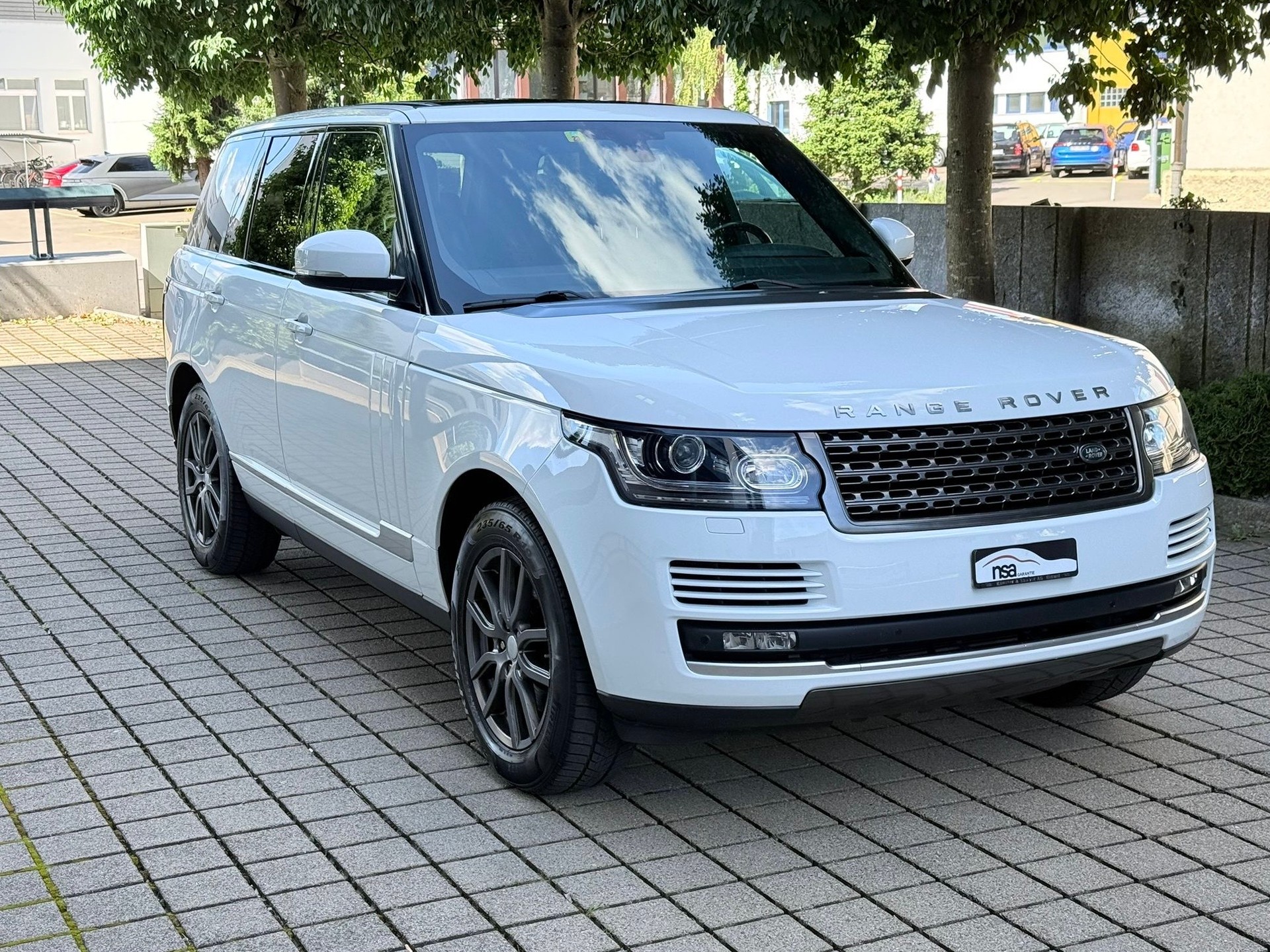 LAND ROVER Range Rover 3.0 TDV6 Vogue Automatic-image-1