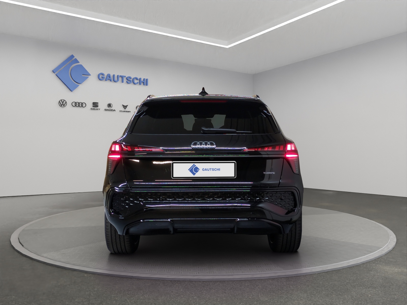 AUDI Q3 SUV TFSI quattro 195 kW S tronic-image-3