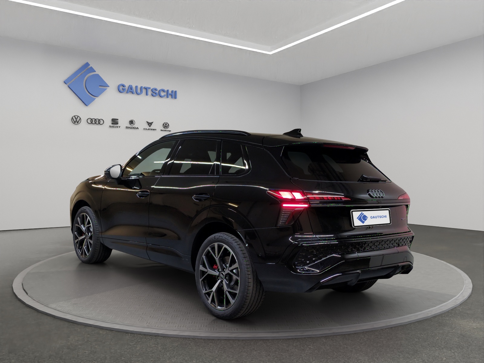 AUDI Q3 SUV TFSI quattro 195 kW S tronic-image-2