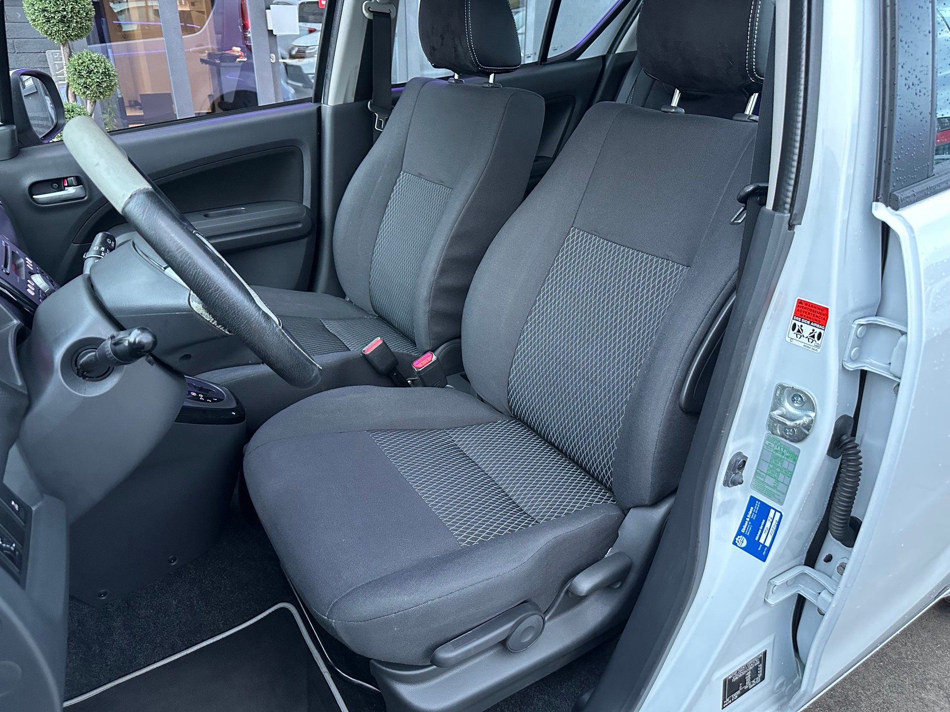 SUZUKI Splash 1.2i 16V GL Sergio Cellano Automatic-image-14