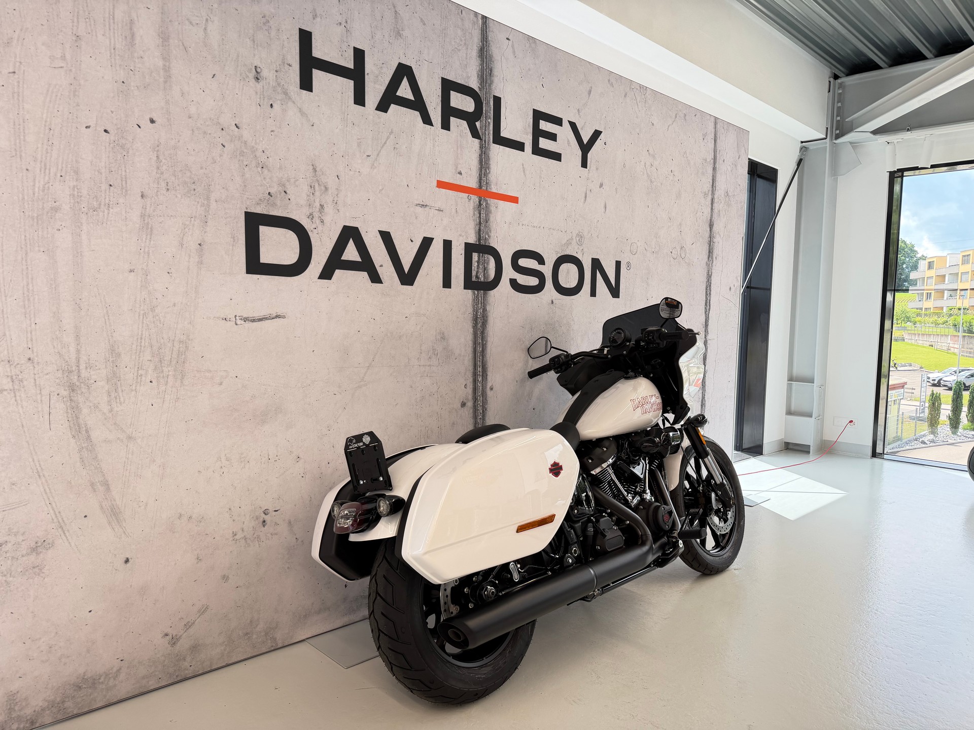 HARLEY-DAVIDSON FXLRST Low Rider ST 117-showroom-element-2