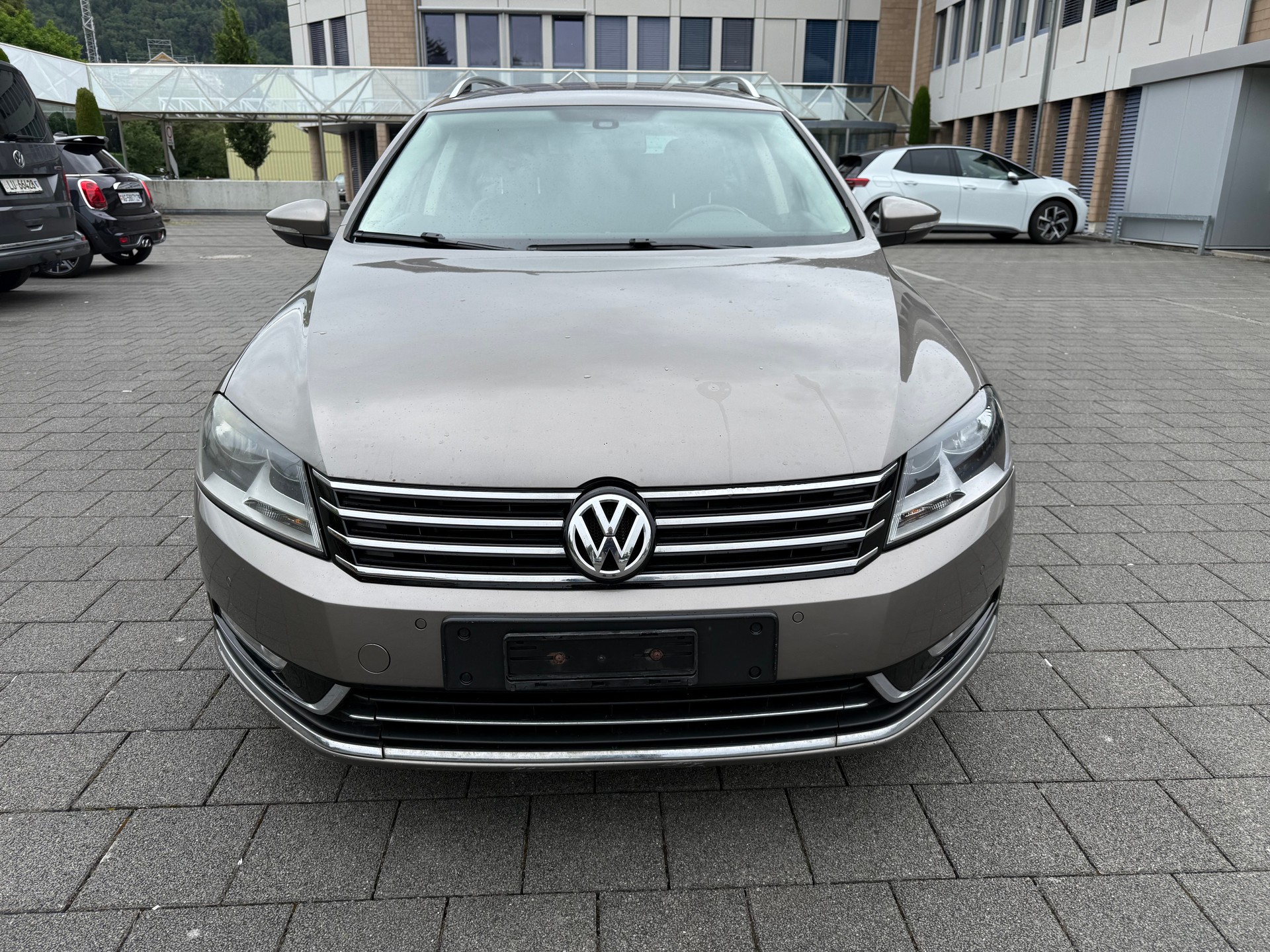 VW Passat Variant 2.0 TSI Comfortline DSG-image-1