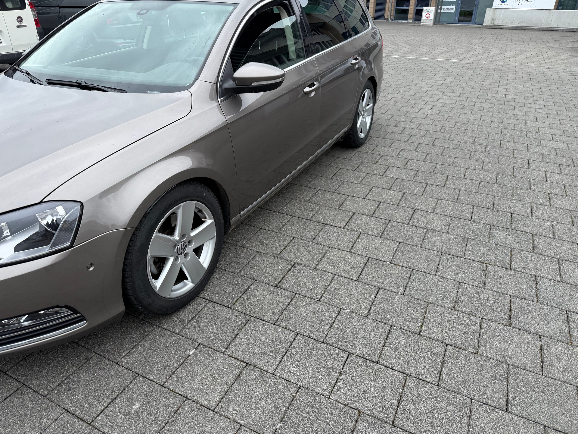 VW Passat Variant 2.0 TSI Comfortline DSG-image-2
