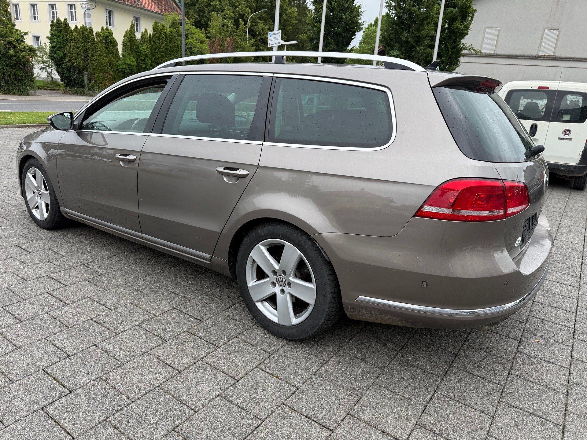 VW Passat Variant 2.0 TSI Comfortline DSG-image-4