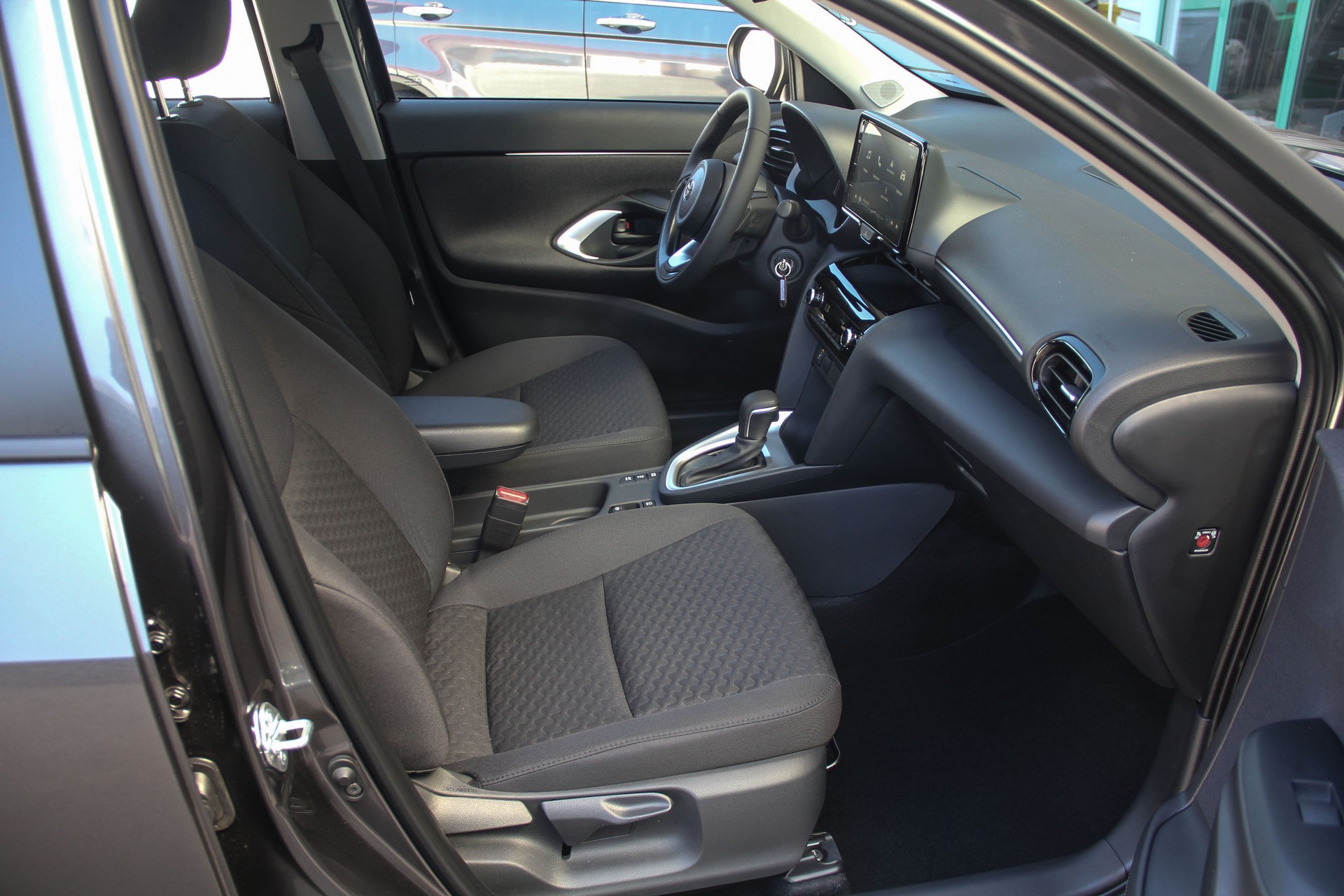 TOYOTA Yaris Cross 1.5 Comfort AWDi e-CVT 130 🇯🇵 ⭐⭐⭐⭐⭐-image-9