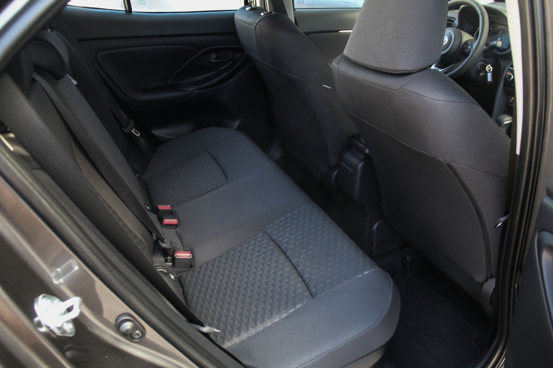 TOYOTA Yaris Cross 1.5 Comfort AWDi e-CVT 130 🇯🇵 ⭐⭐⭐⭐⭐-image-11