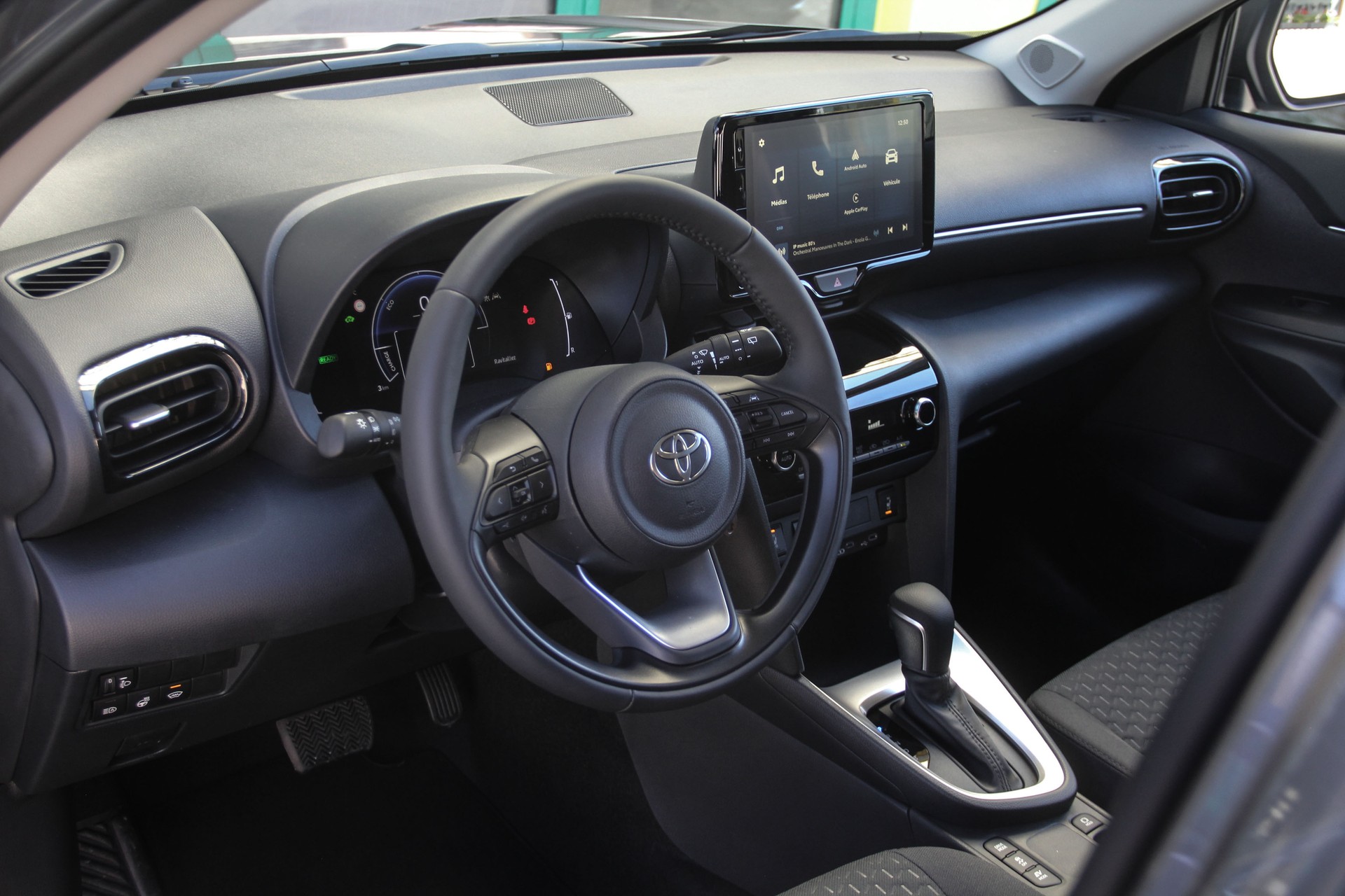 TOYOTA Yaris Cross 1.5 Comfort AWDi e-CVT 130 🇯🇵 ⭐⭐⭐⭐⭐-image-4