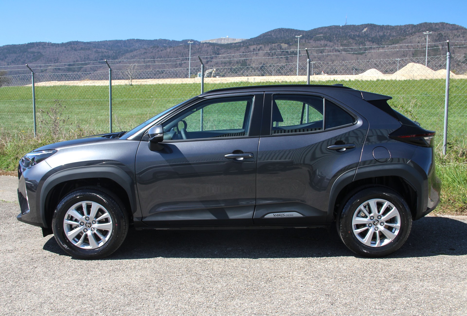 TOYOTA Yaris Cross 1.5 Comfort AWDi e-CVT 130 🇯🇵 ⭐⭐⭐⭐⭐-image-23