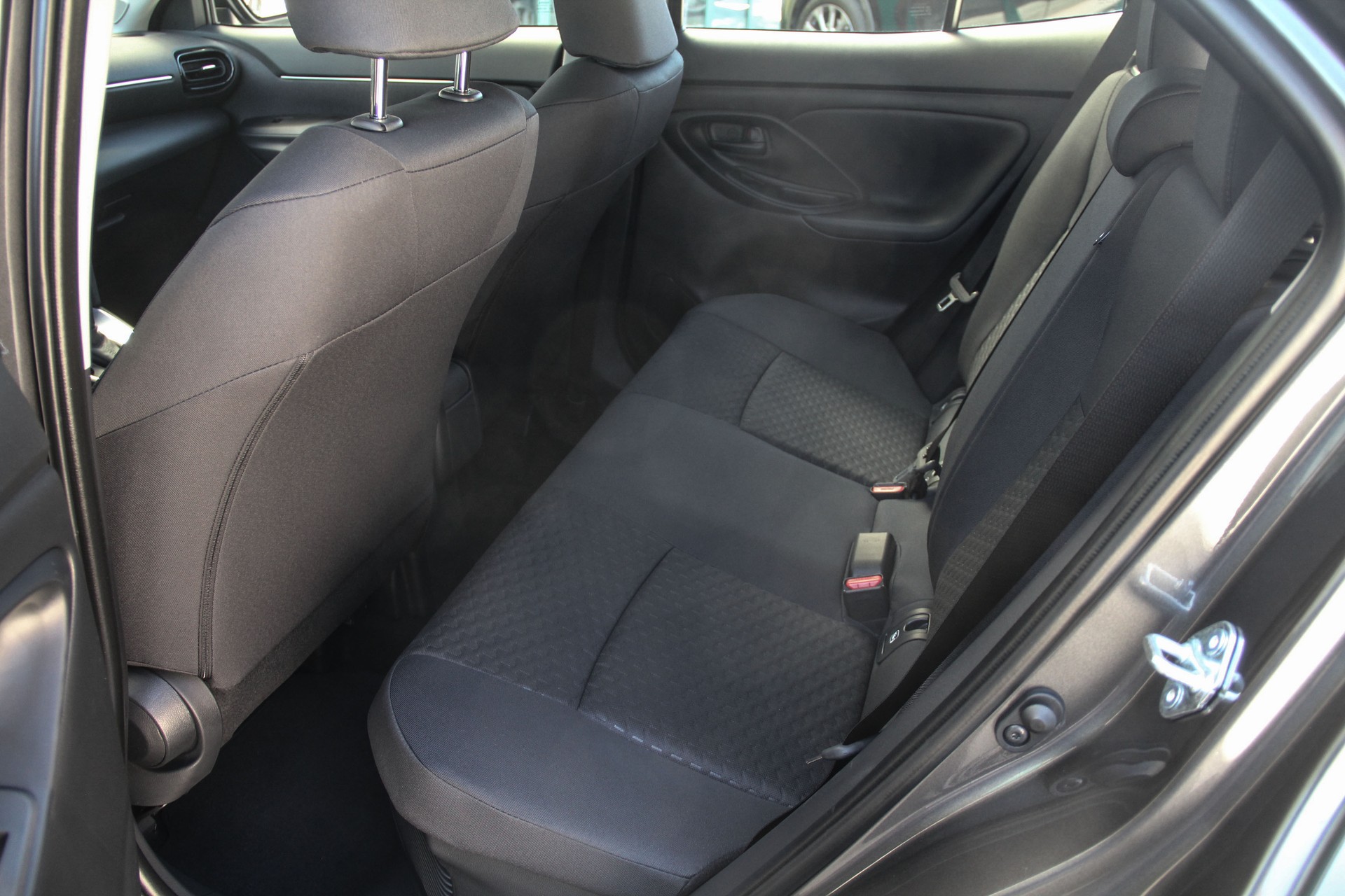 TOYOTA Yaris Cross 1.5 Comfort AWDi e-CVT 130 🇯🇵 ⭐⭐⭐⭐⭐-image-7