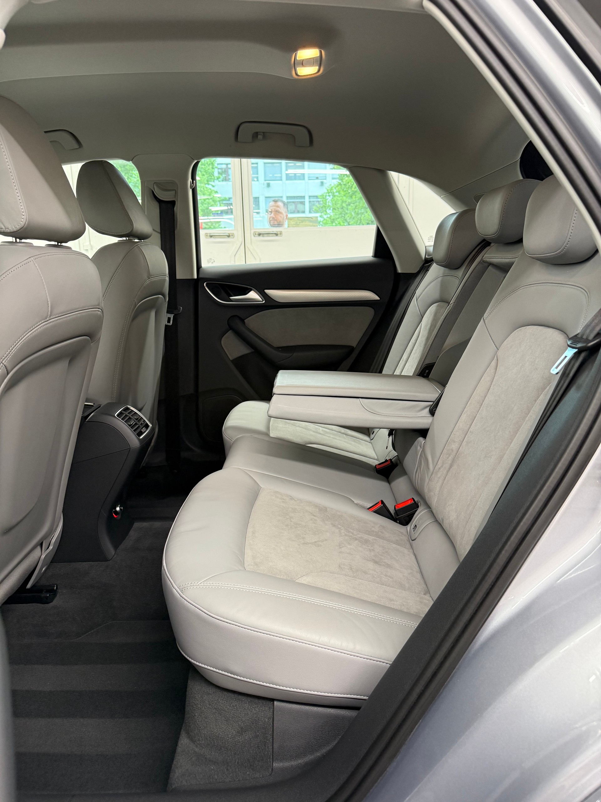AUDI Q3 2.0 TFSI quattro S-tronic-image-16