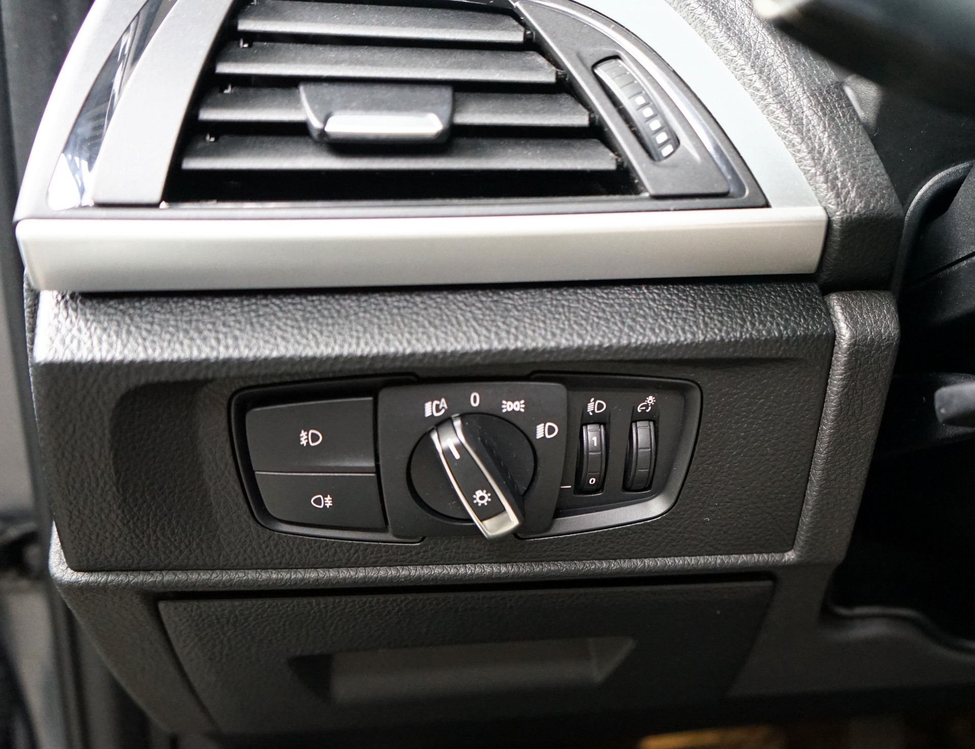 BMW 118i Sport Line Steptronic-image-13