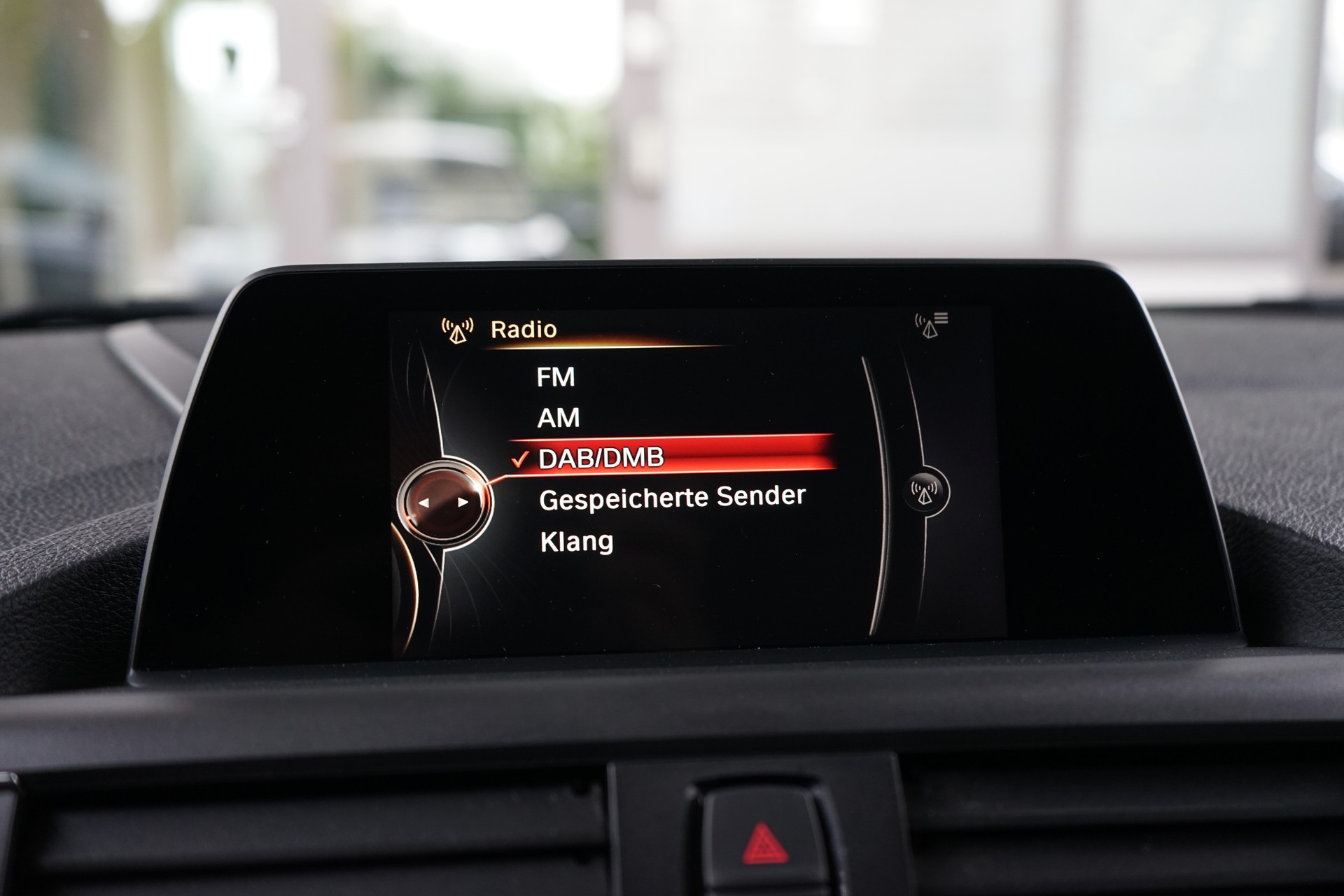 BMW 118i Sport Line Steptronic-image-11