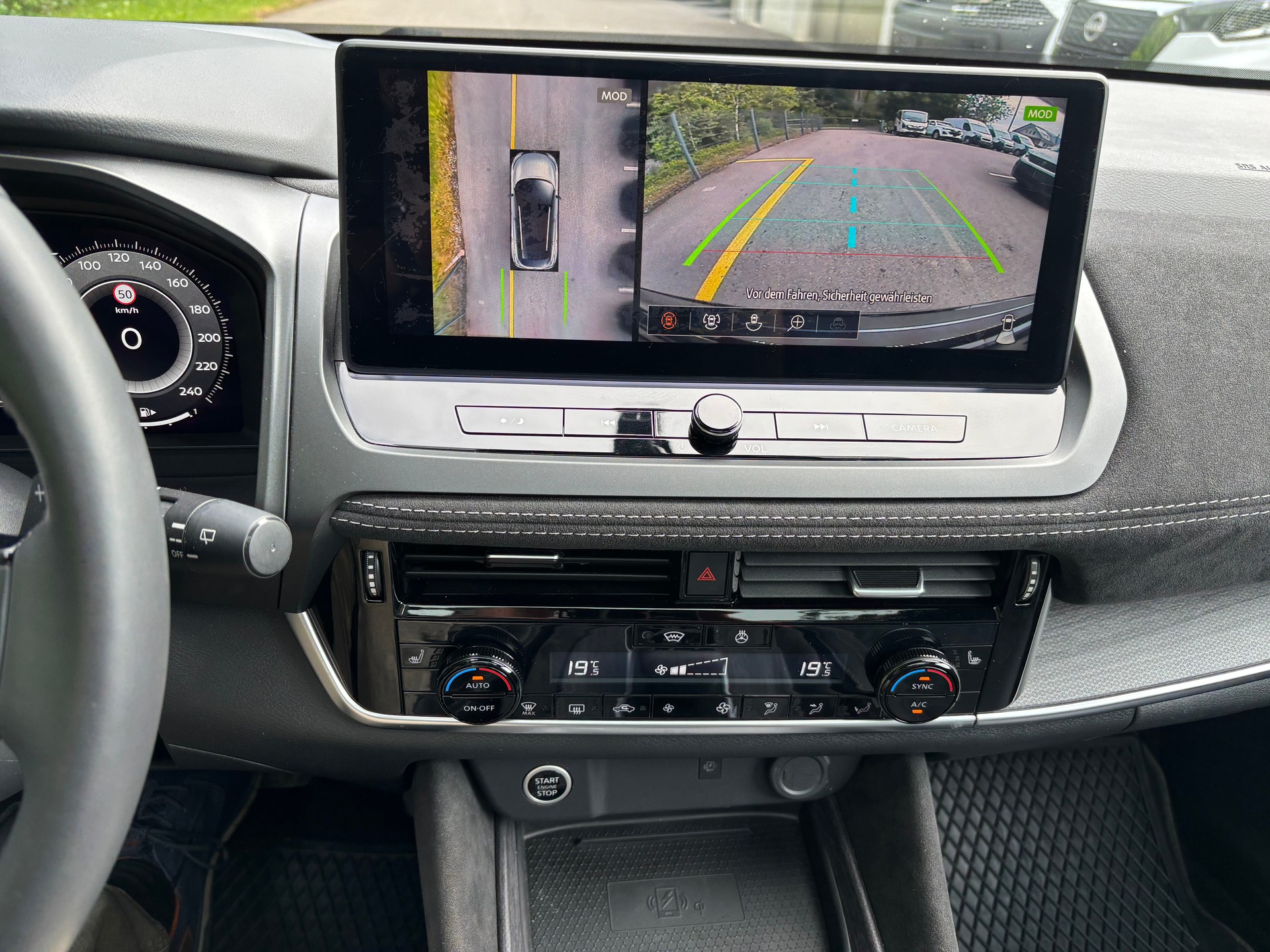 NISSAN Qashqai 1.3 MHEV Tekna+ 4x4-image-13