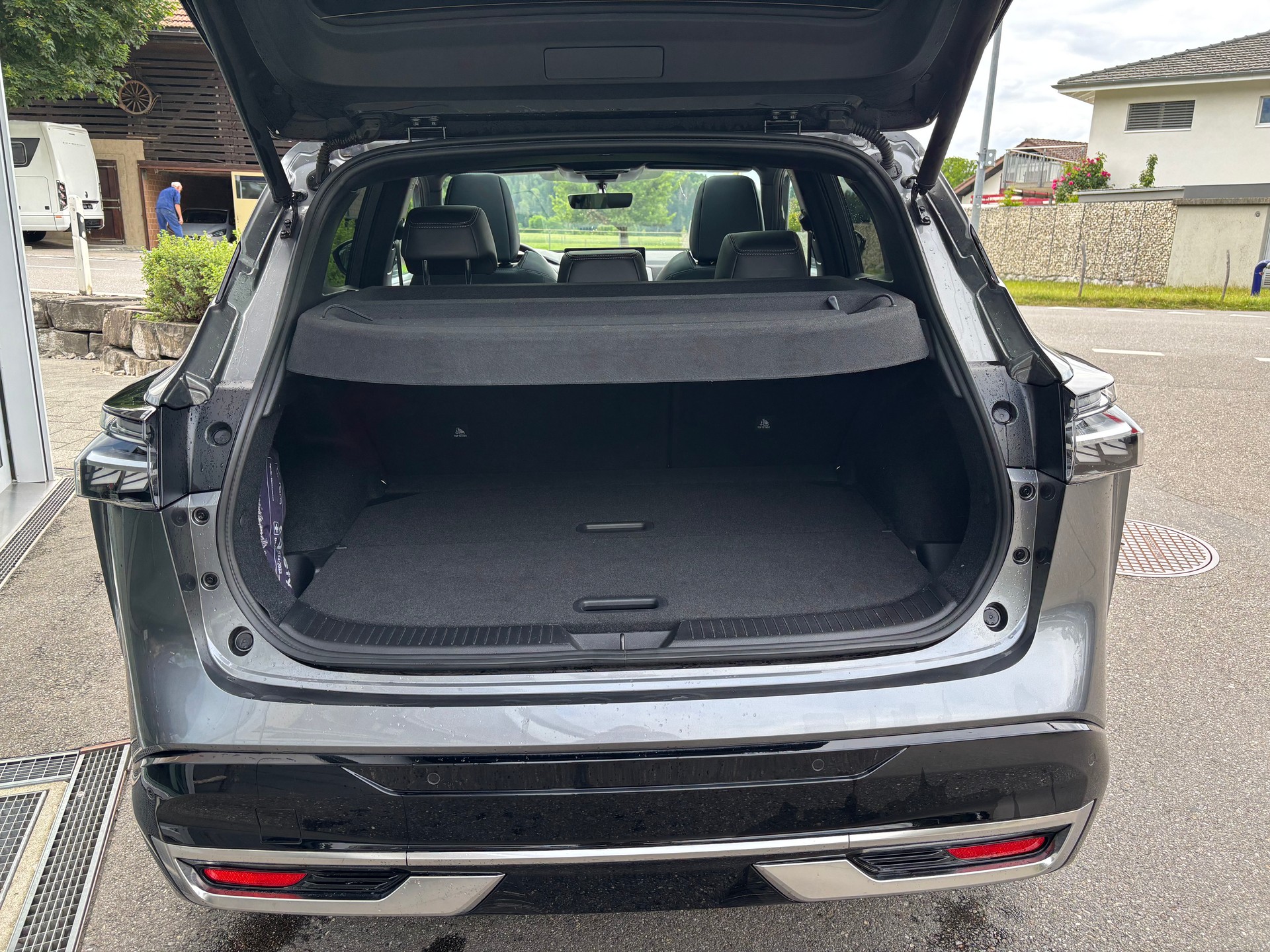 NISSAN Qashqai 1.3 MHEV Tekna+ 4x4-image-4