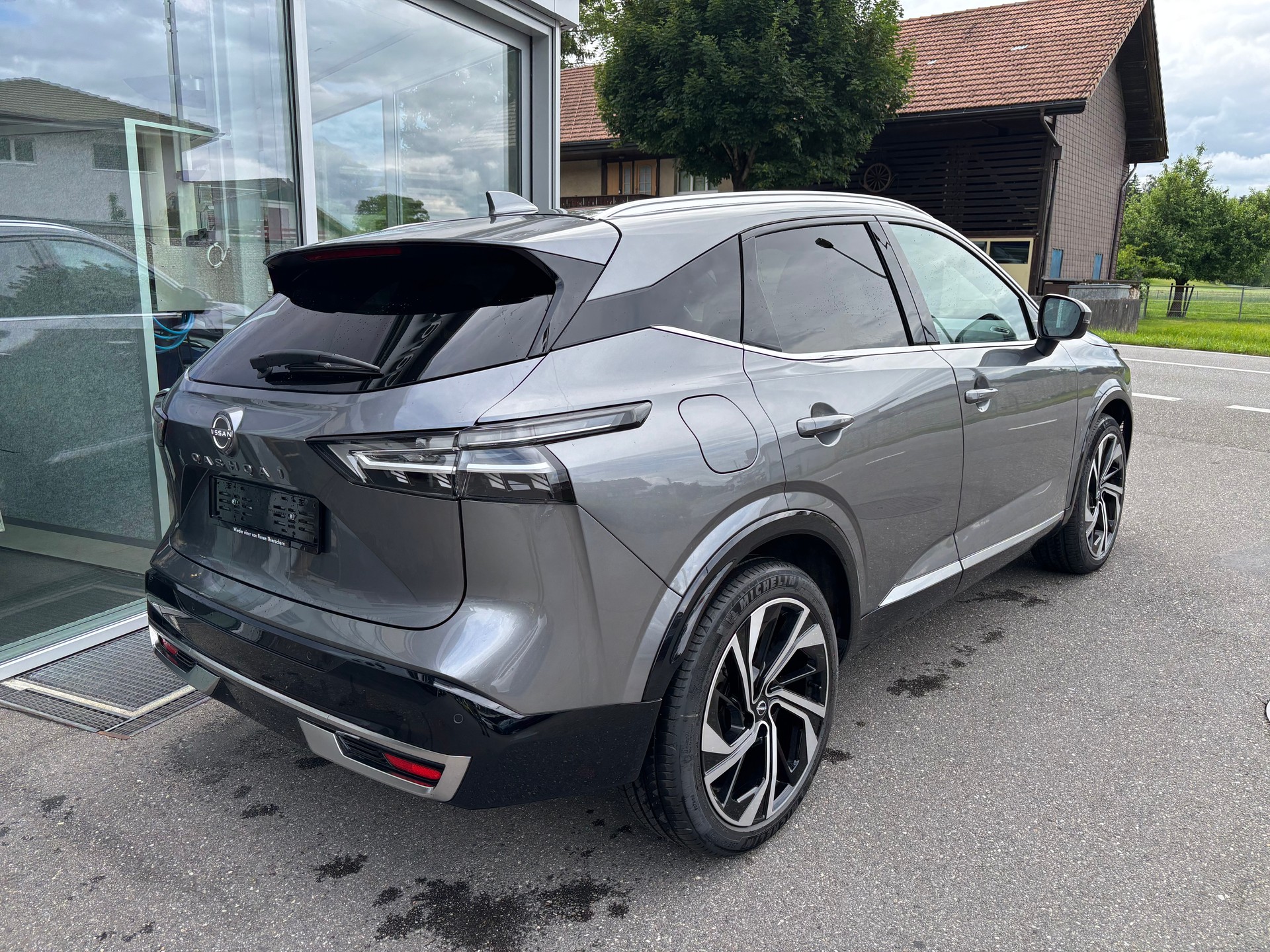 NISSAN Qashqai 1.3 MHEV Tekna+ 4x4-image-3
