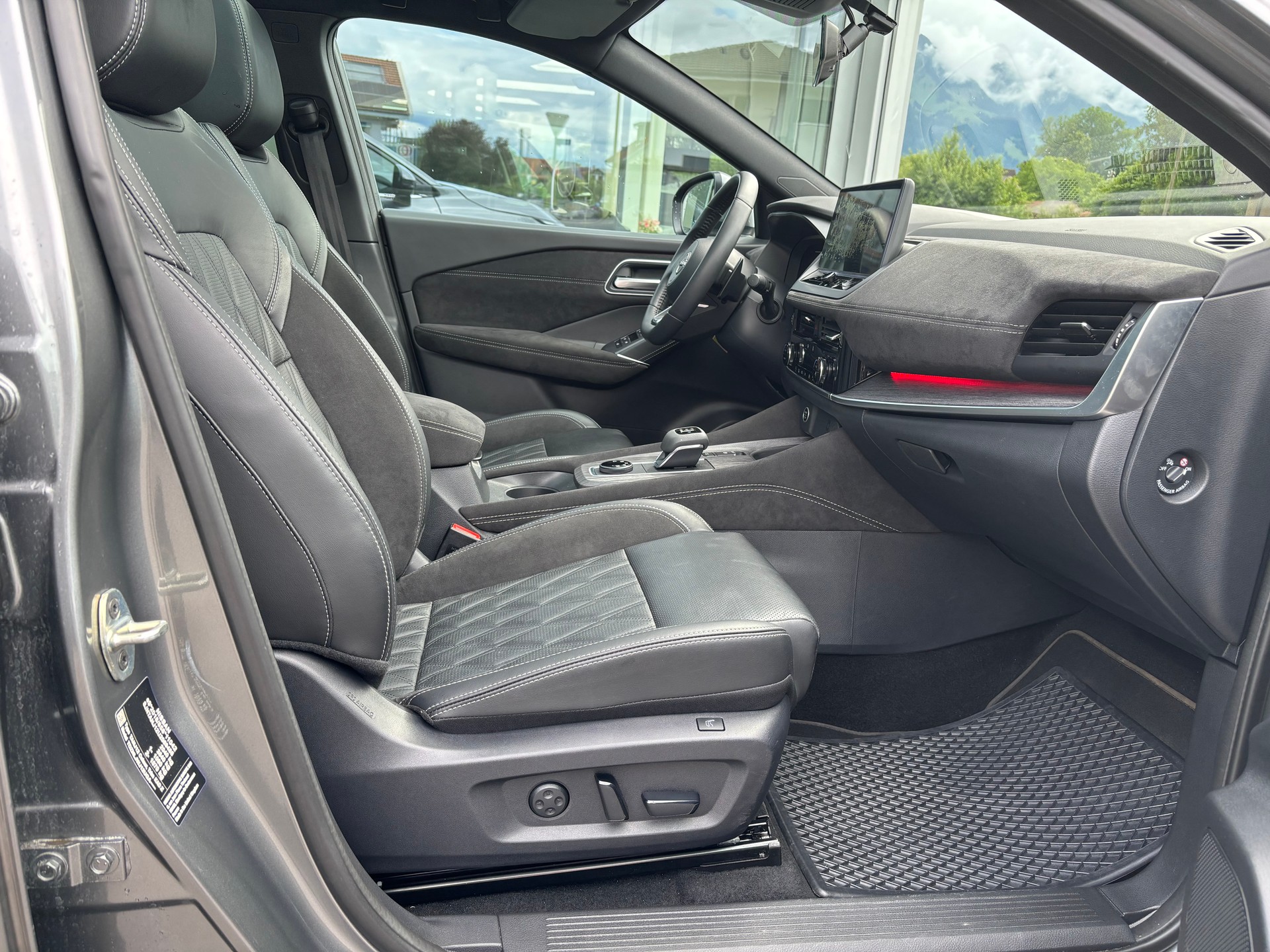 NISSAN Qashqai 1.3 MHEV Tekna+ 4x4-image-7