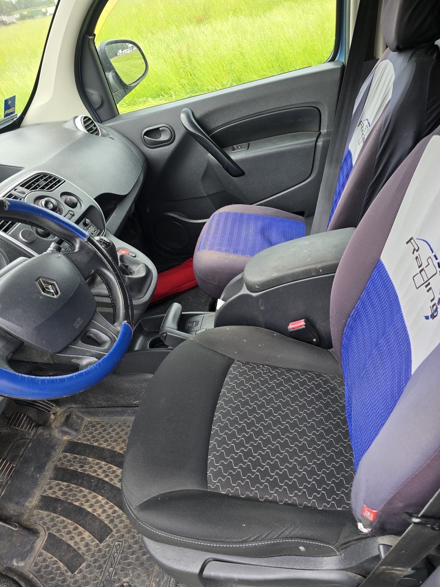 RENAULT Kangoo Medium dCi 90 Access-image-8