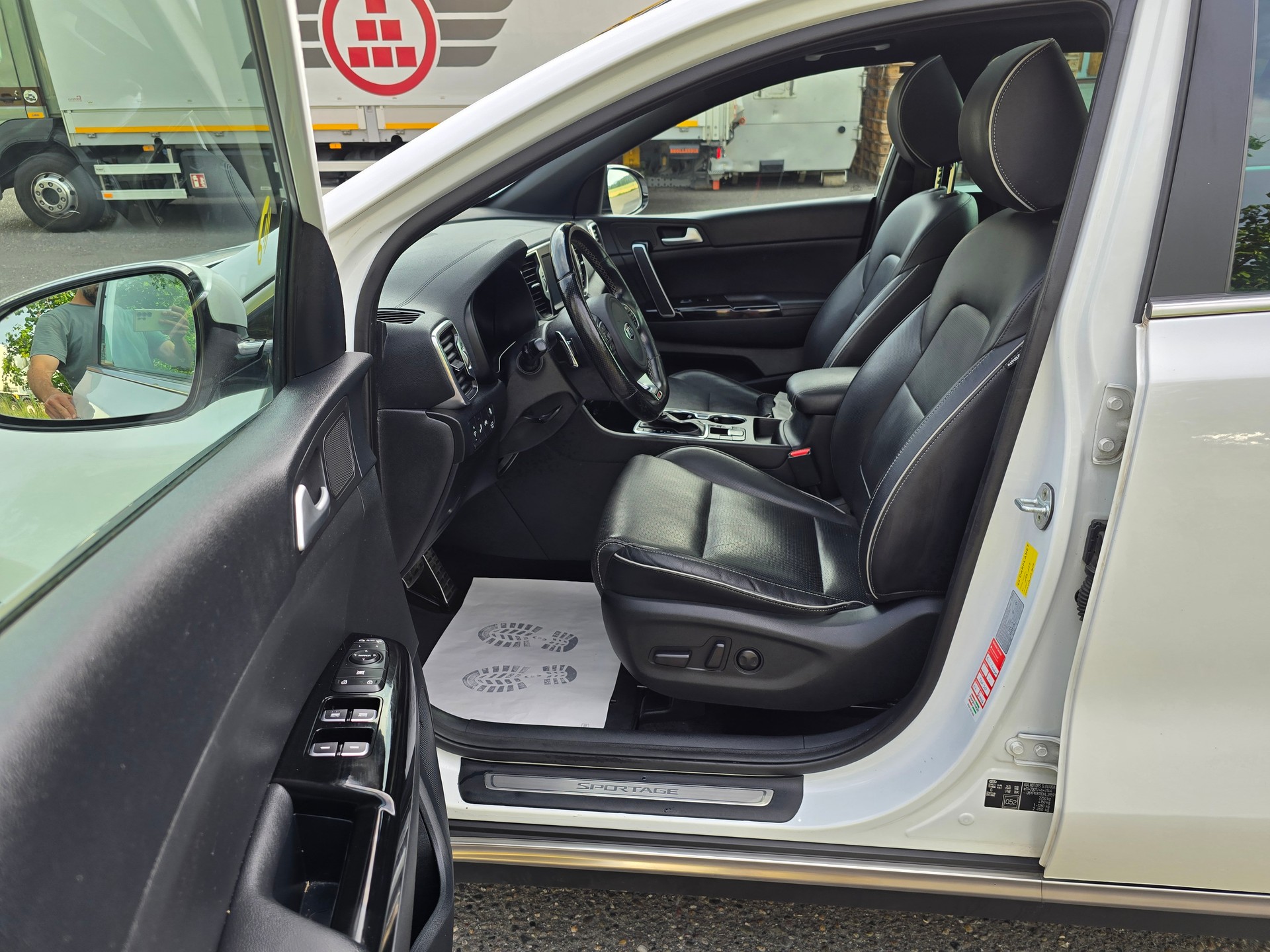 KIA Sportage 2.0CRDi Style GT Line 4WD Automat-image-14