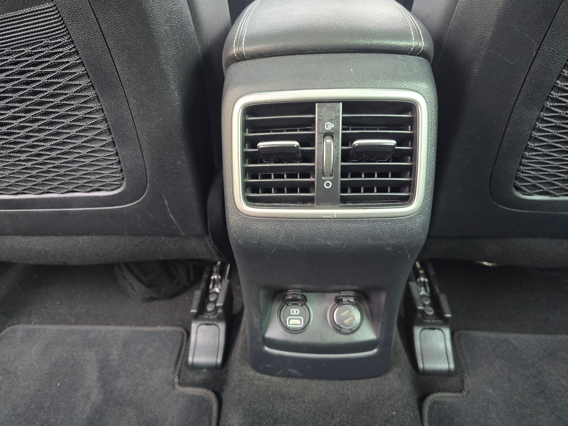 KIA Sportage 2.0CRDi Style GT Line 4WD Automat-image-19