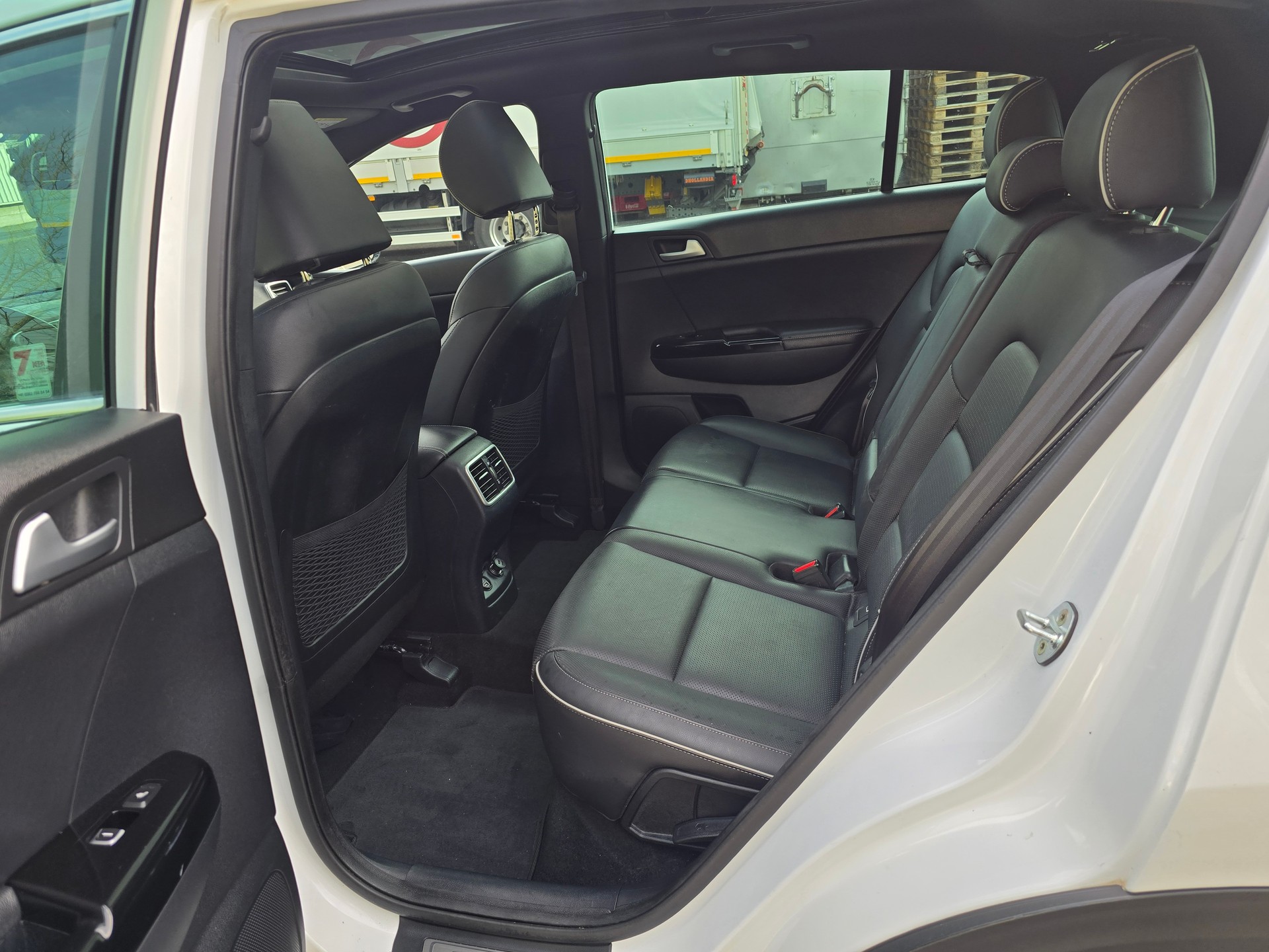 KIA Sportage 2.0CRDi Style GT Line 4WD Automat-image-18