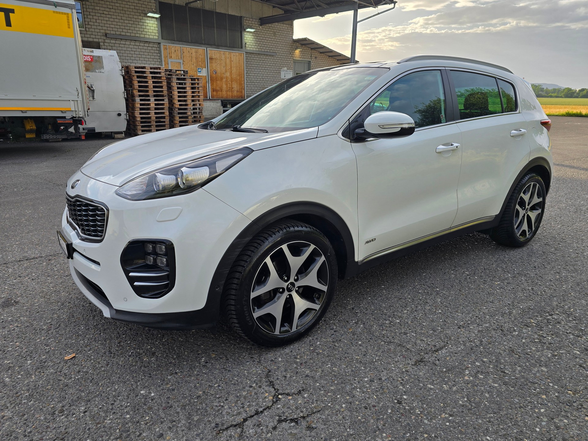 KIA Sportage 2.0CRDi Style GT Line 4WD Automat-image-2