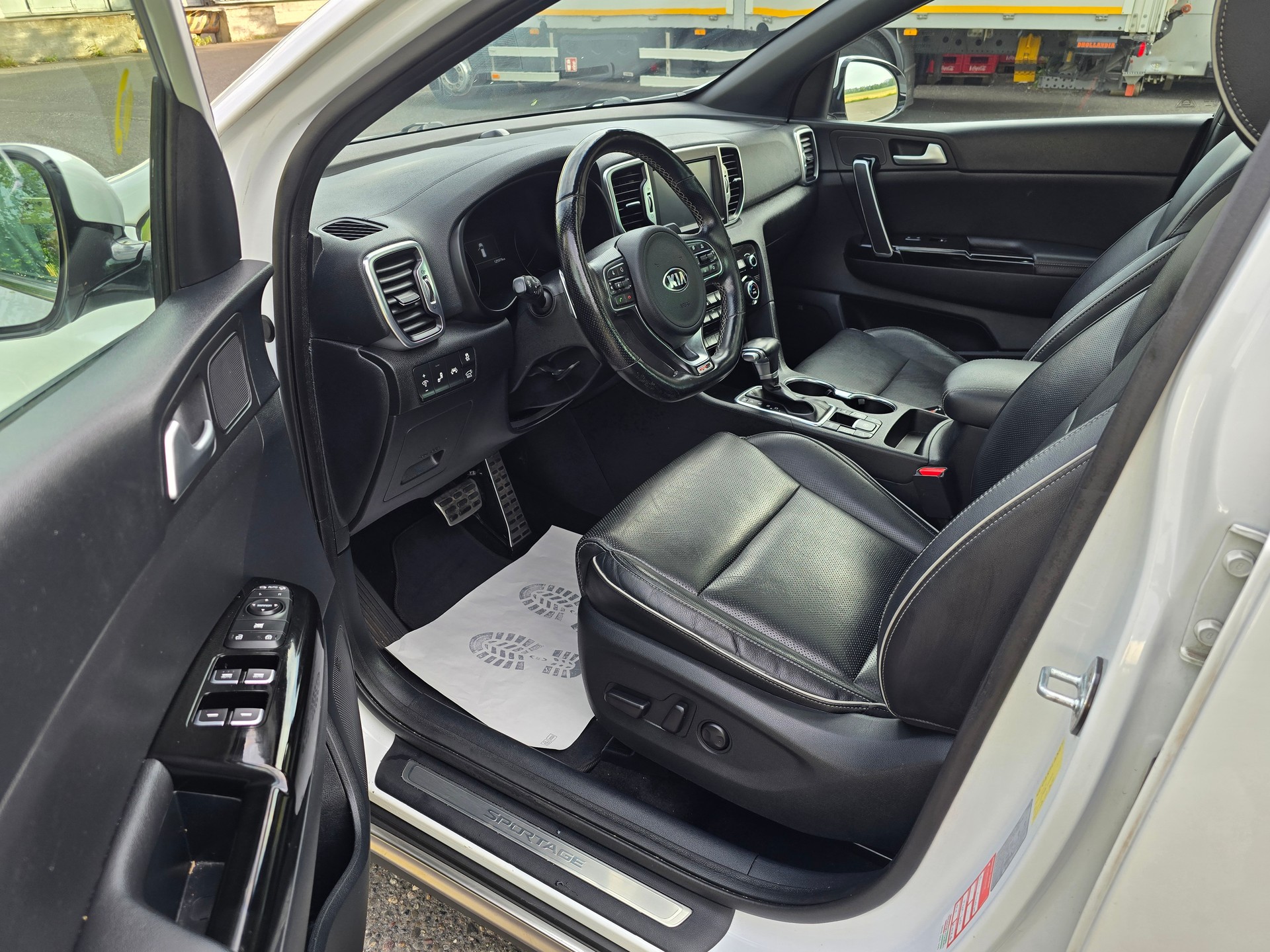 KIA Sportage 2.0CRDi Style GT Line 4WD Automat-image-15