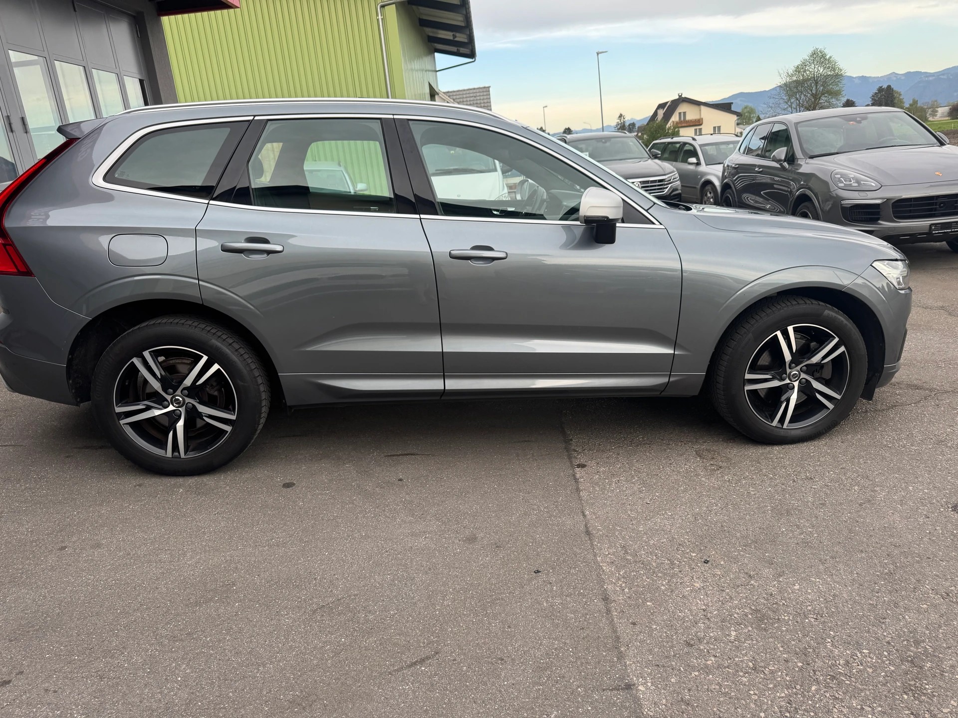 VOLVO XC60 D5 AWD R-Design Geartronic-image-12