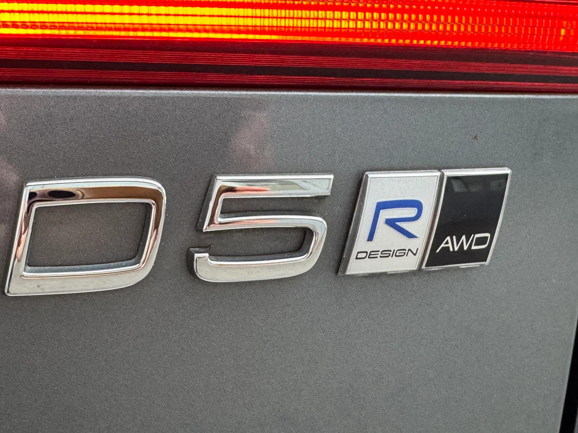 VOLVO XC60 D5 AWD R-Design Geartronic-image-10