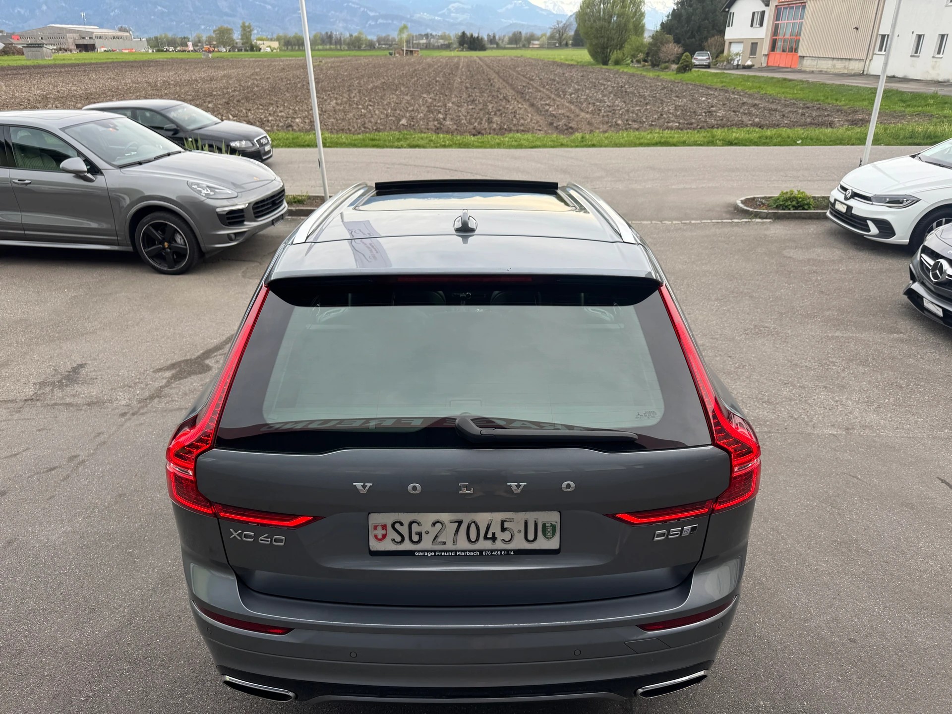 VOLVO XC60 D5 AWD R-Design Geartronic-image-13