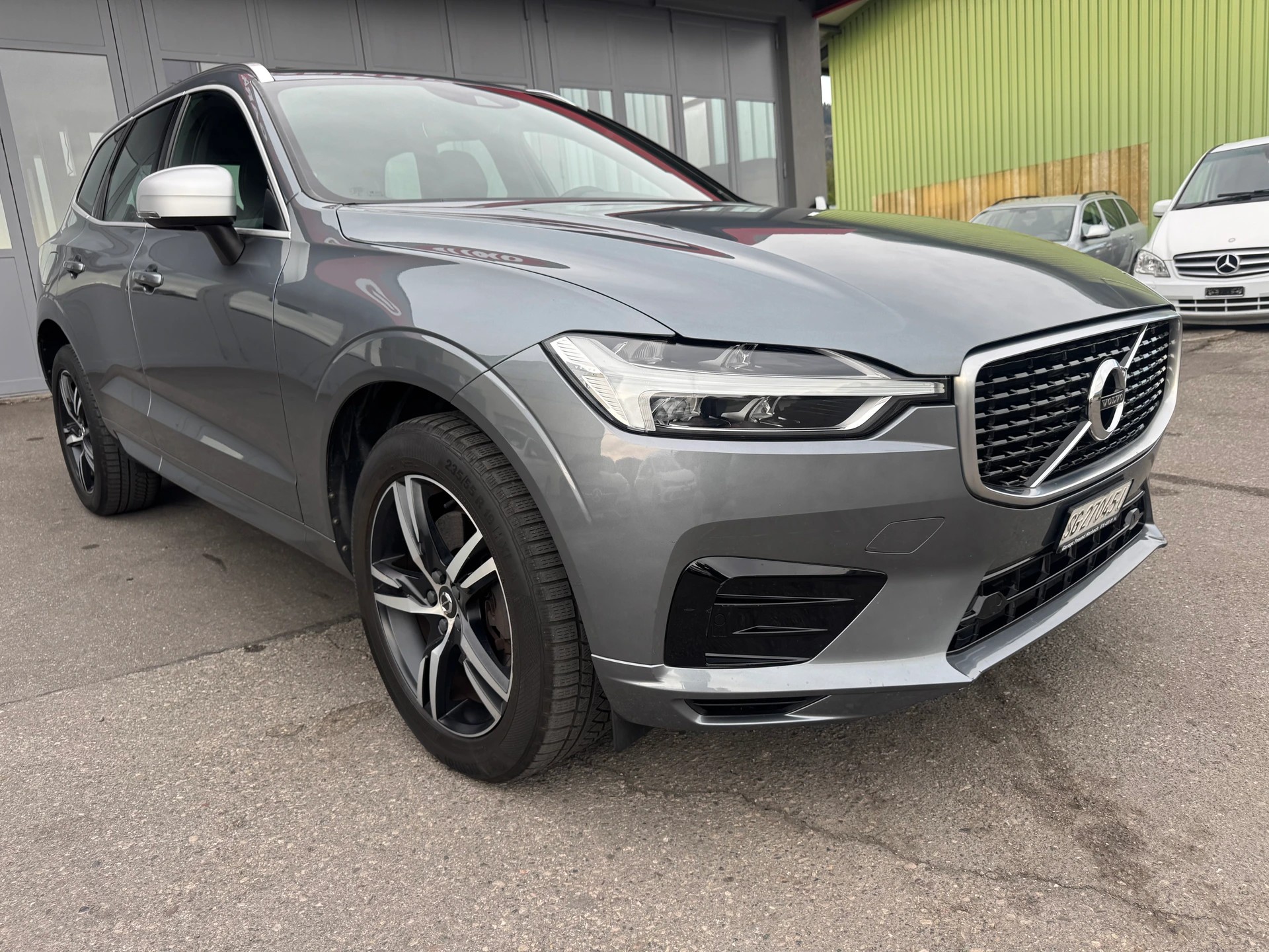 VOLVO XC60 D5 AWD R-Design Geartronic-image-1