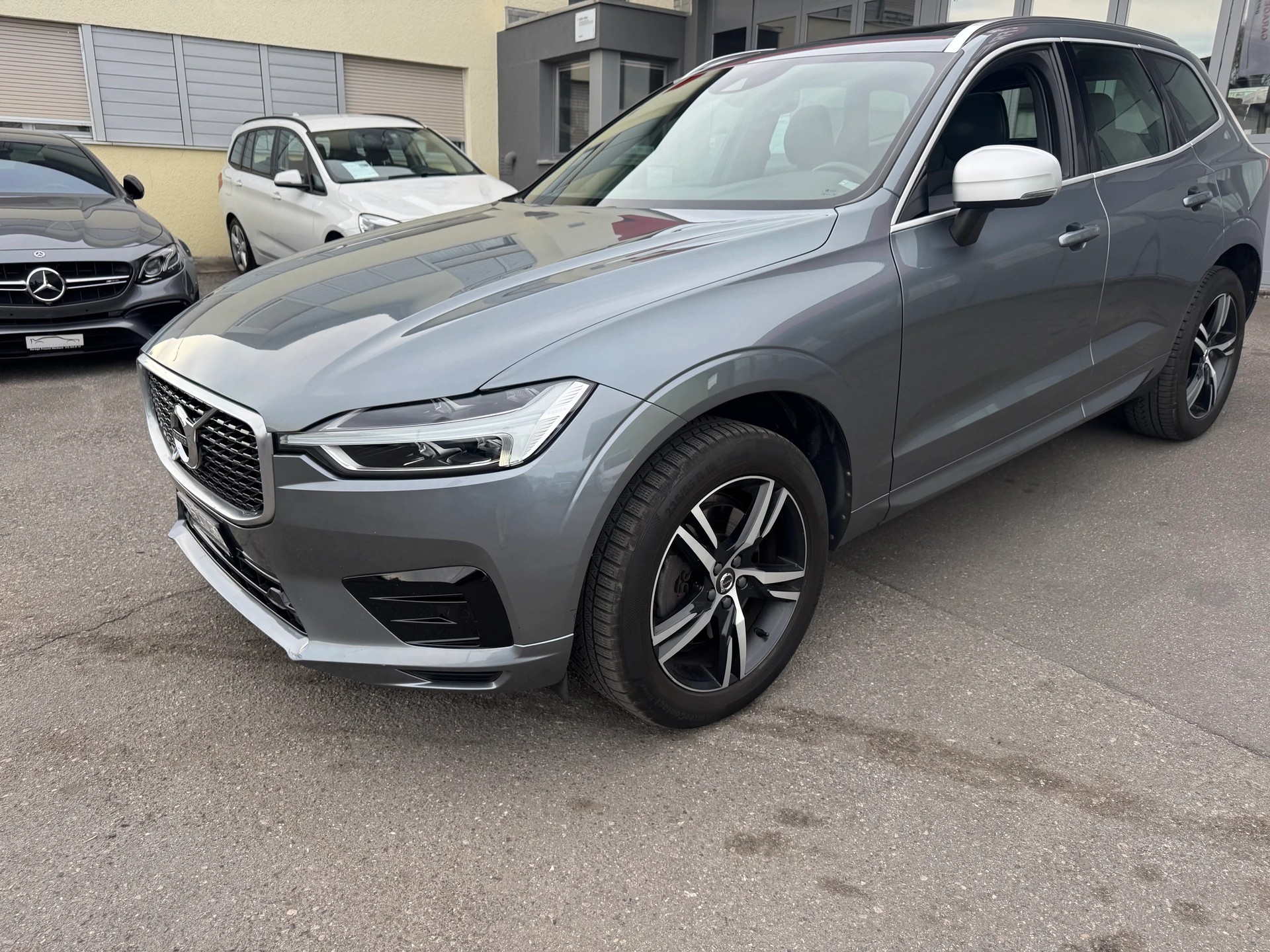 VOLVO XC60 D5 AWD R-Design Geartronic-image-6