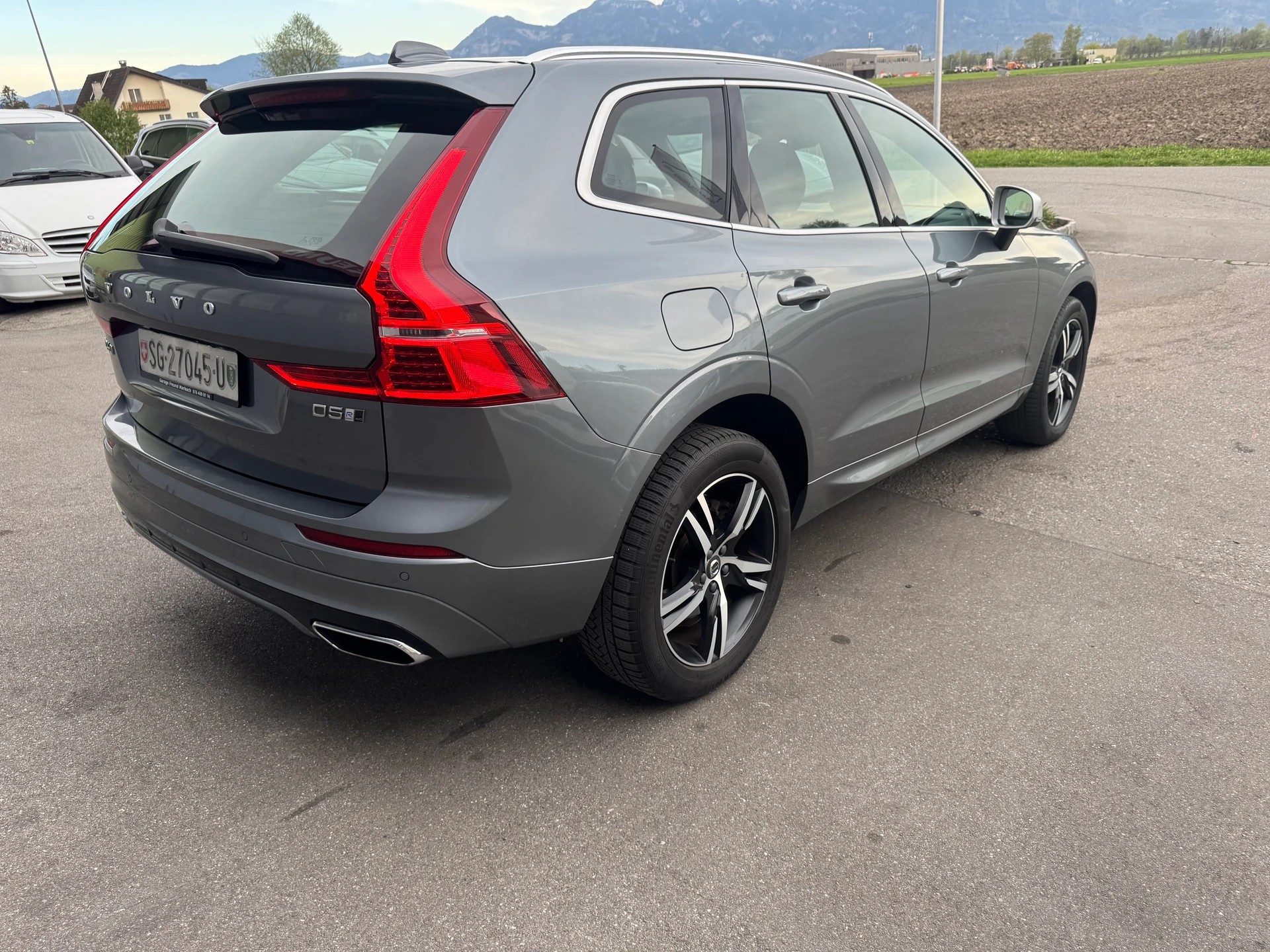 VOLVO XC60 D5 AWD R-Design Geartronic-image-11