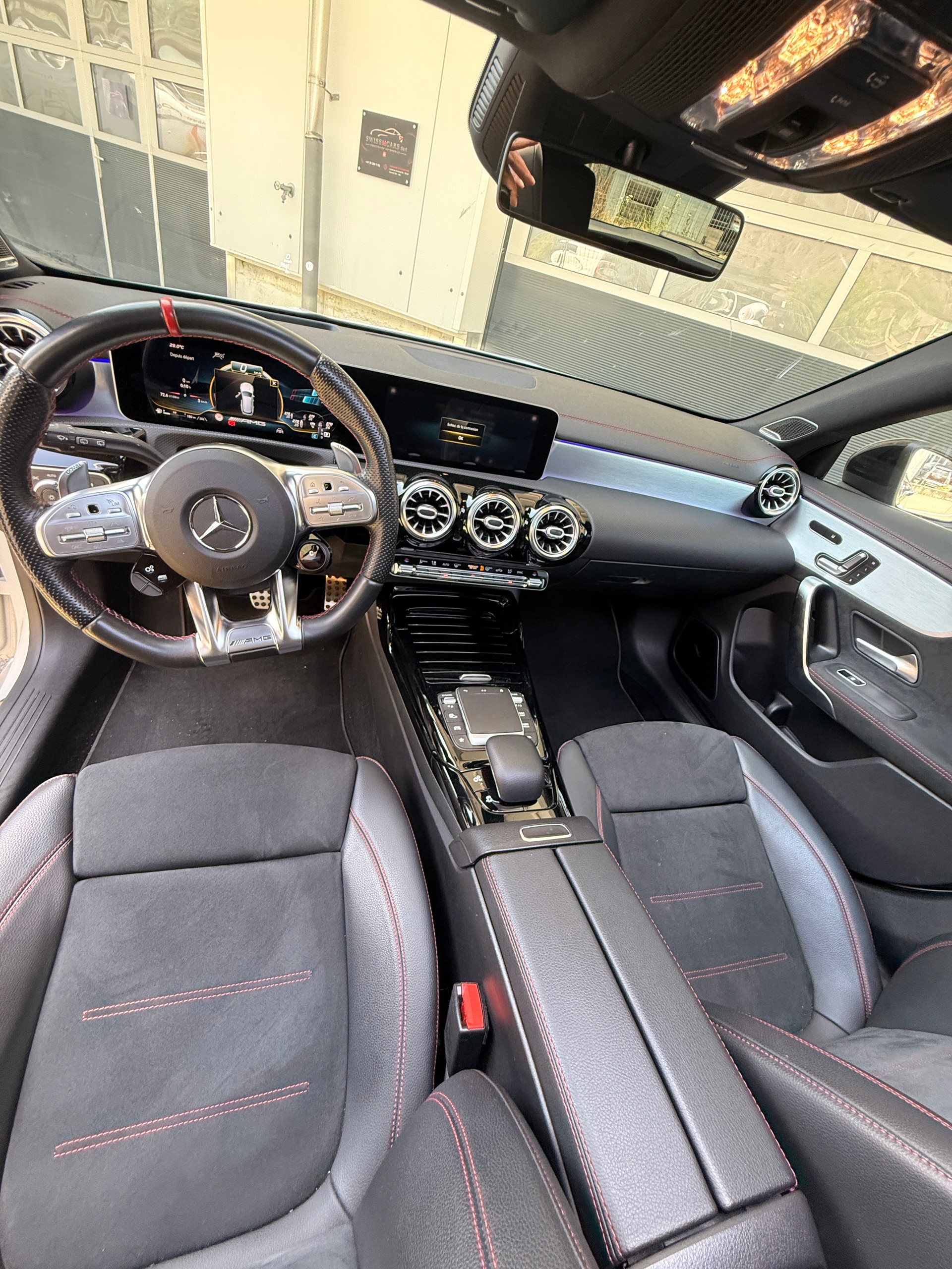 MERCEDES-BENZ CLA Shooting Brake 35 AMG 4Matic 7G-DCT-image-18