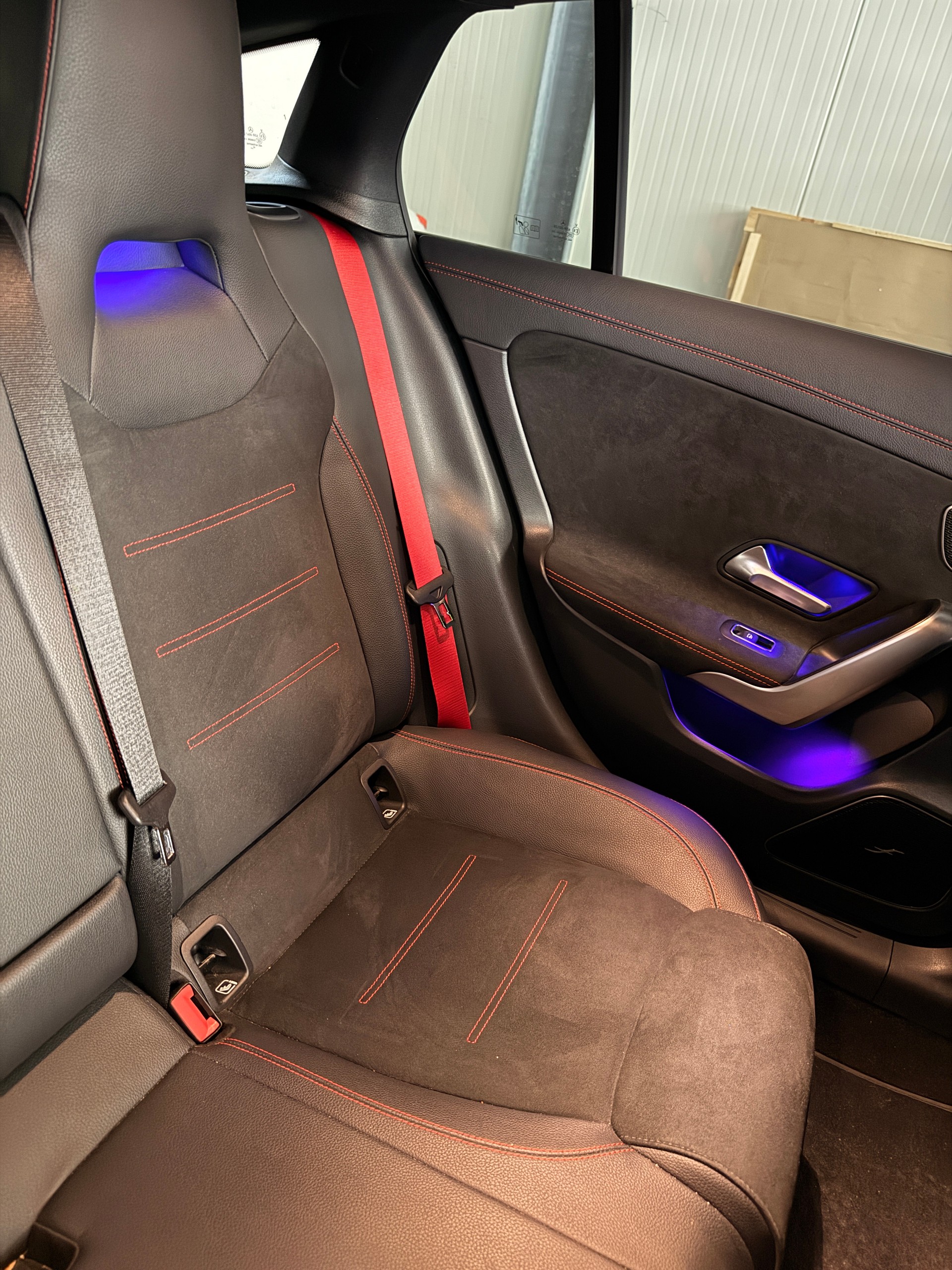 MERCEDES-BENZ CLA Shooting Brake 35 AMG 4Matic 7G-DCT-image-28