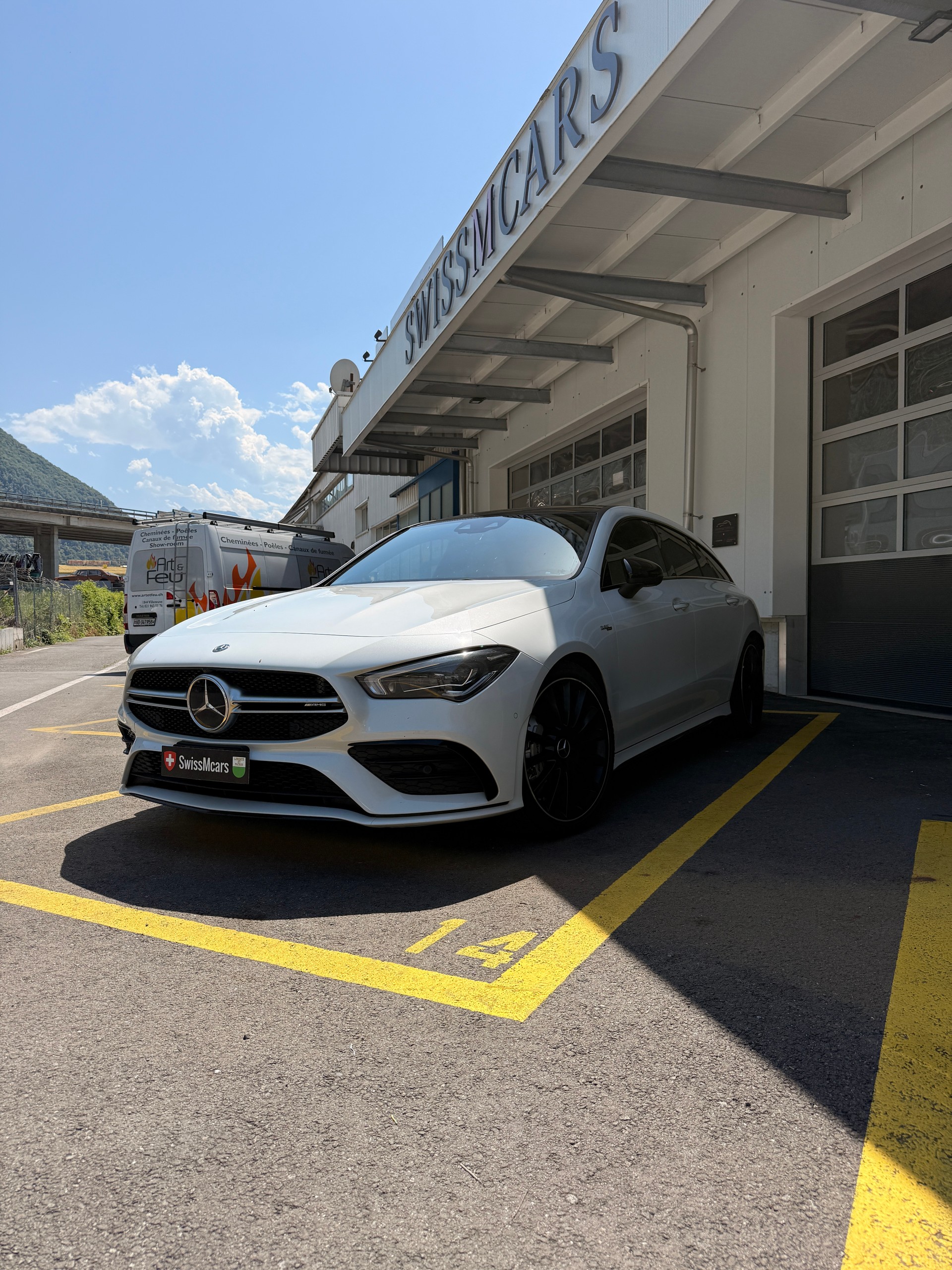 MERCEDES-BENZ CLA Shooting Brake 35 AMG 4Matic 7G-DCT-image-1